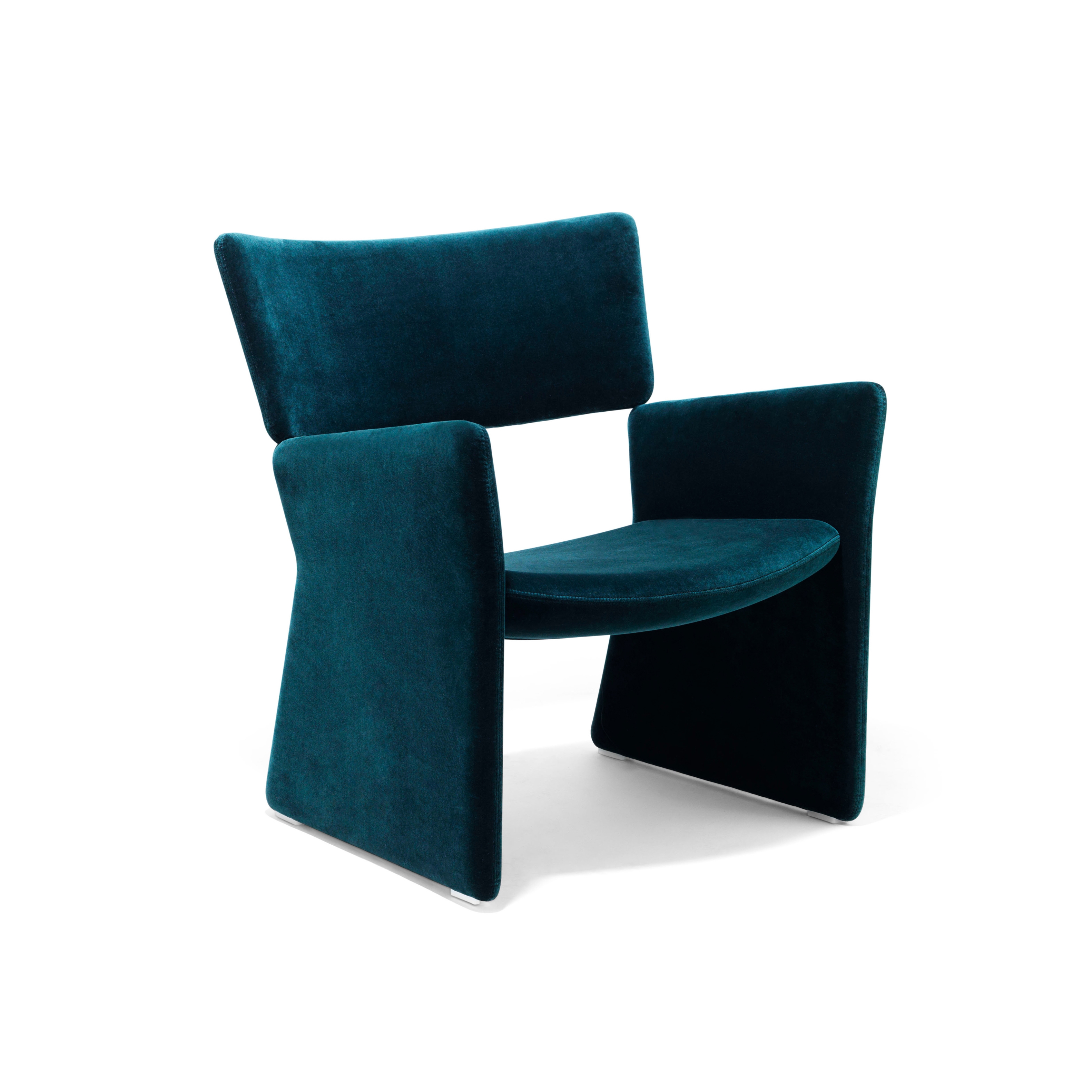 Afficher le produit Crown Easy Chair du fabricant Massproductions