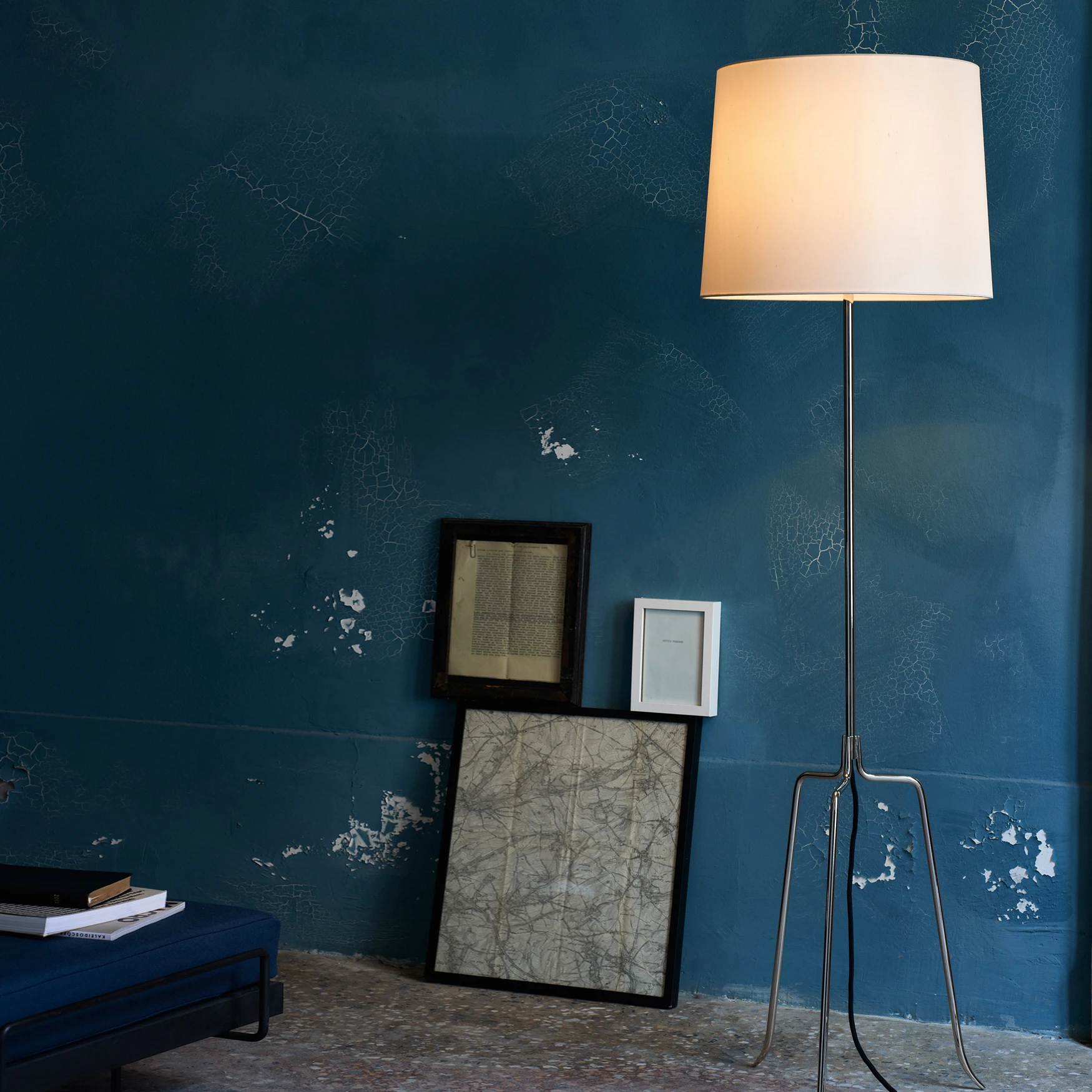 FLOOR LAMPS