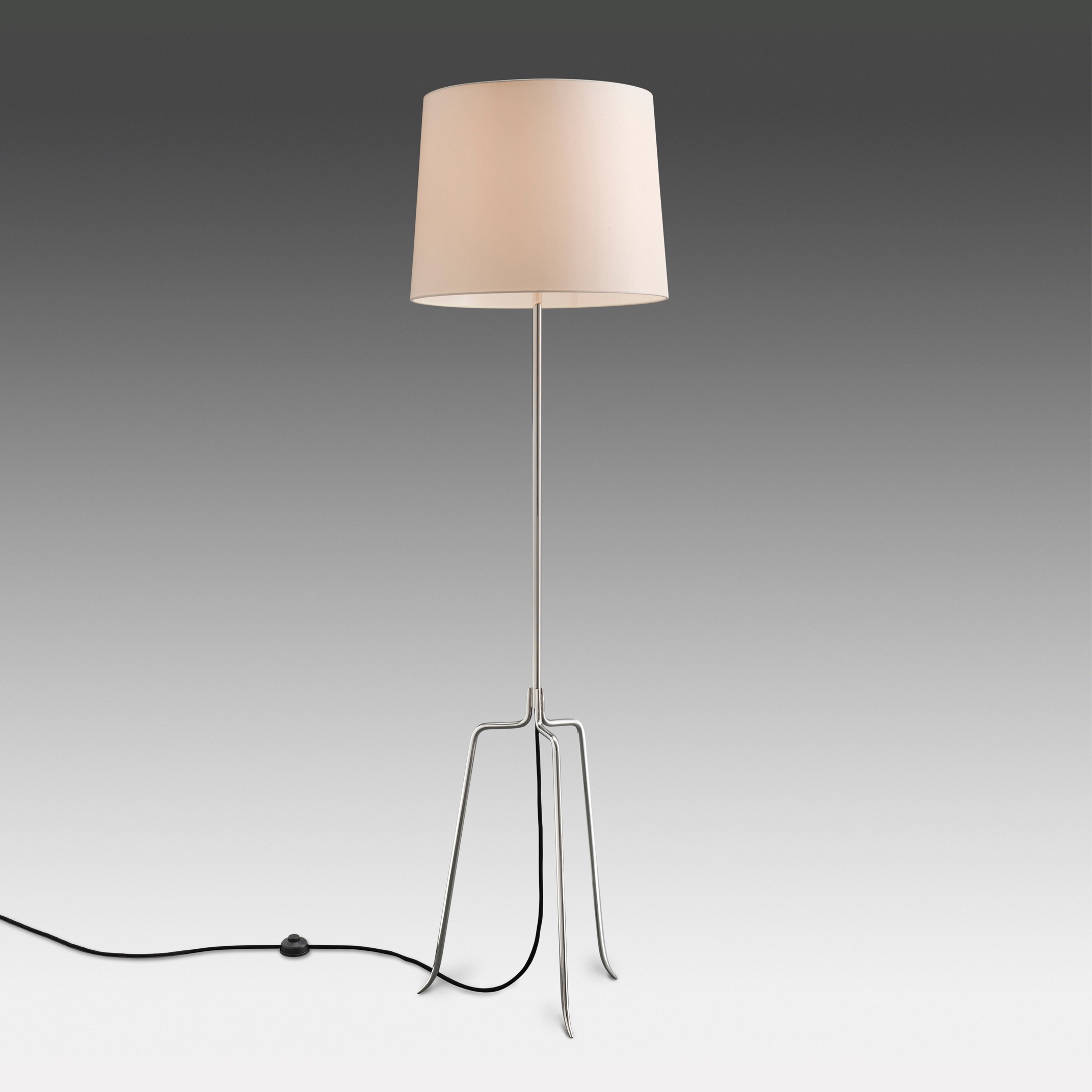 Mostra il prodotto Dreistelz Floor Lamp del produttore Kalmar