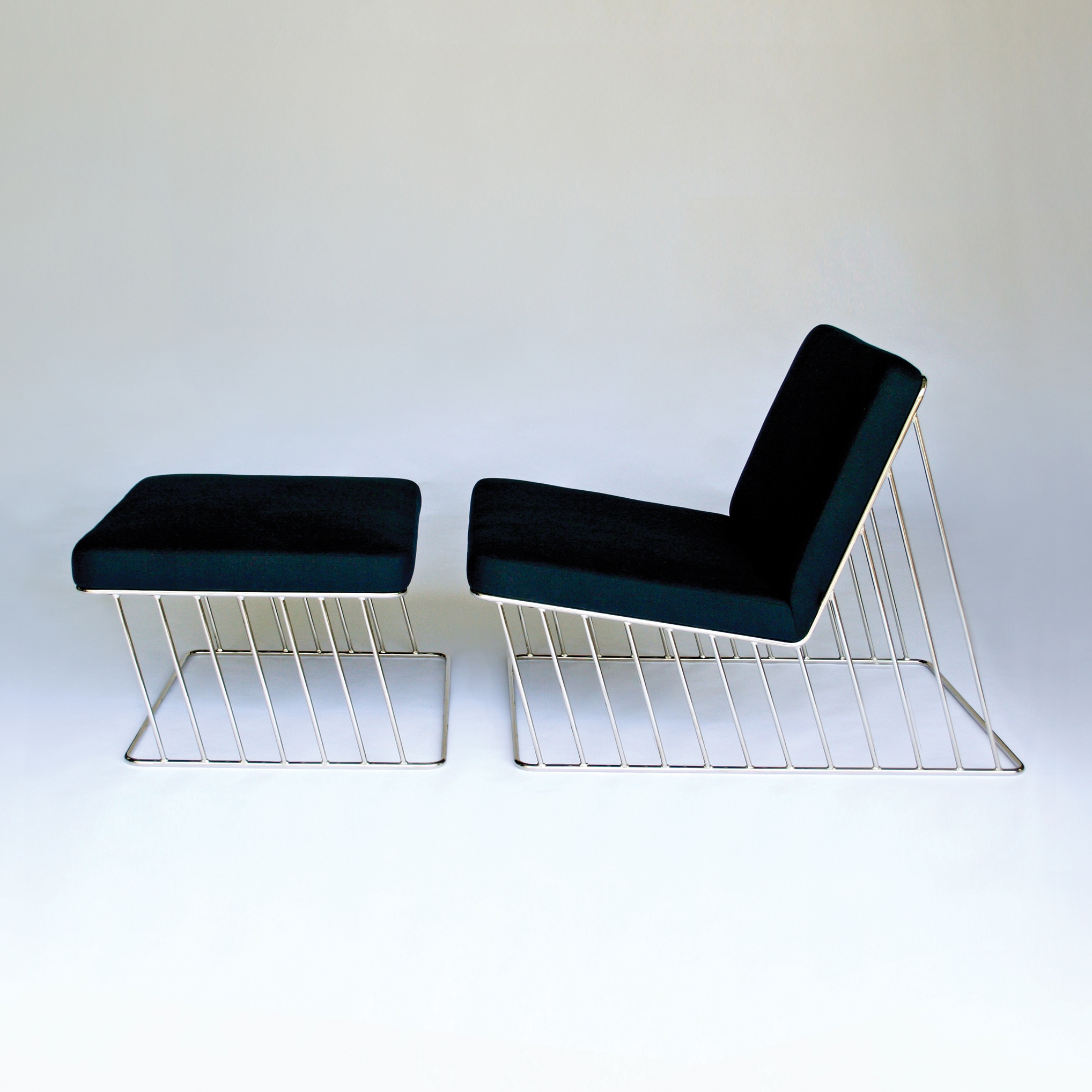 Display product Wired Italic Lounge Chair & Ottoman from manufacturer Phase Design