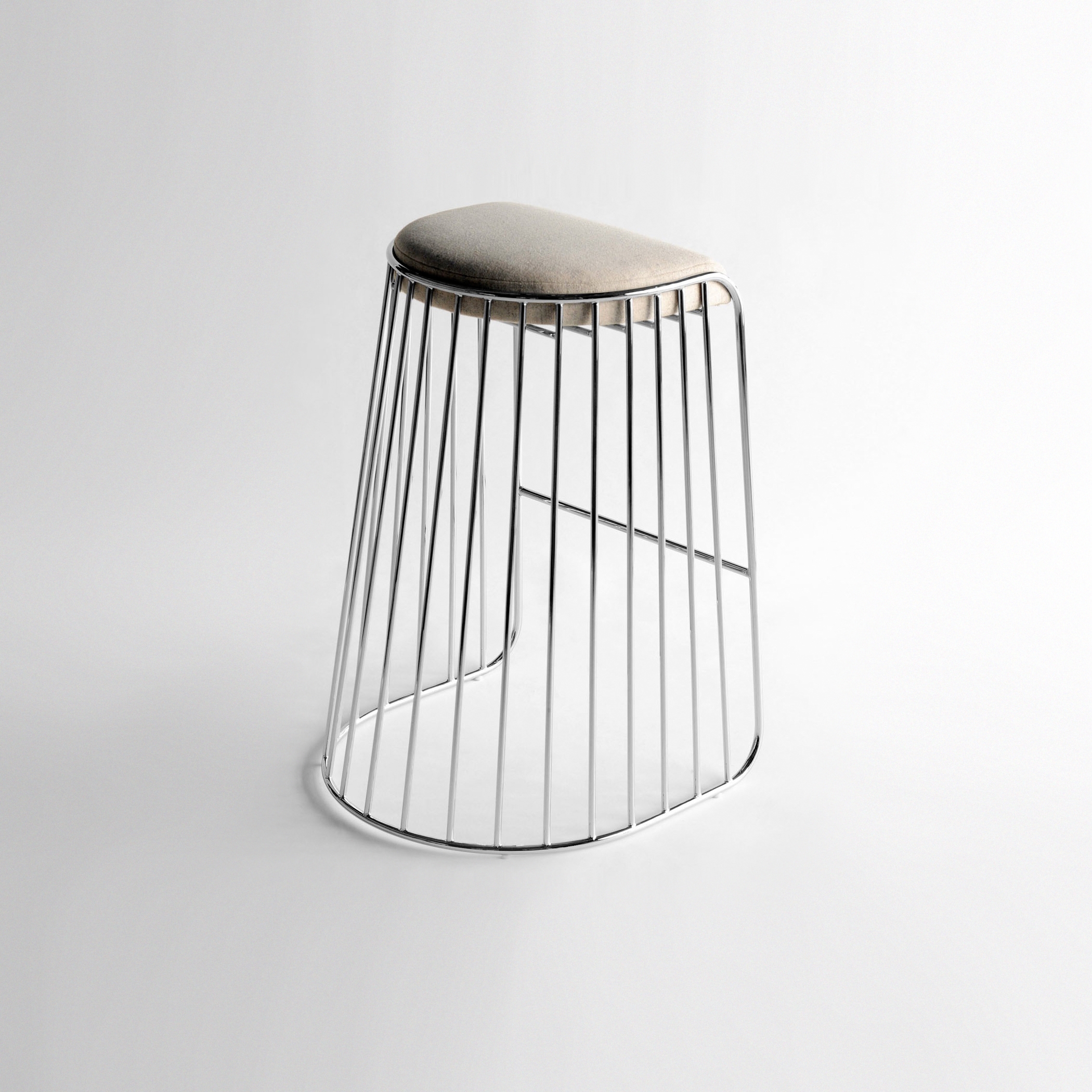 Mostra il prodotto Bride’s Veil Barstool del produttore Phase Design