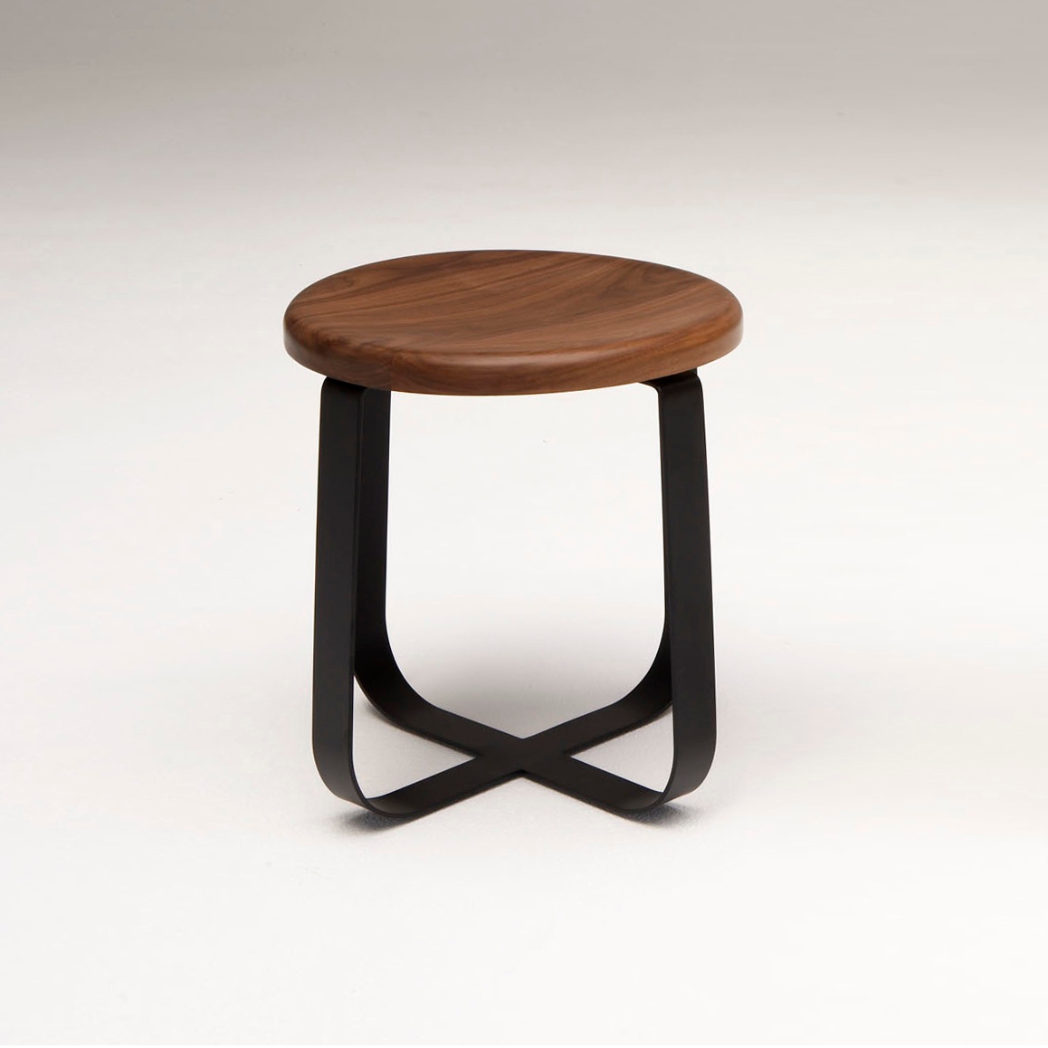 Produkt Primi Low Stool des Herstellers Phase Design anzeigen
