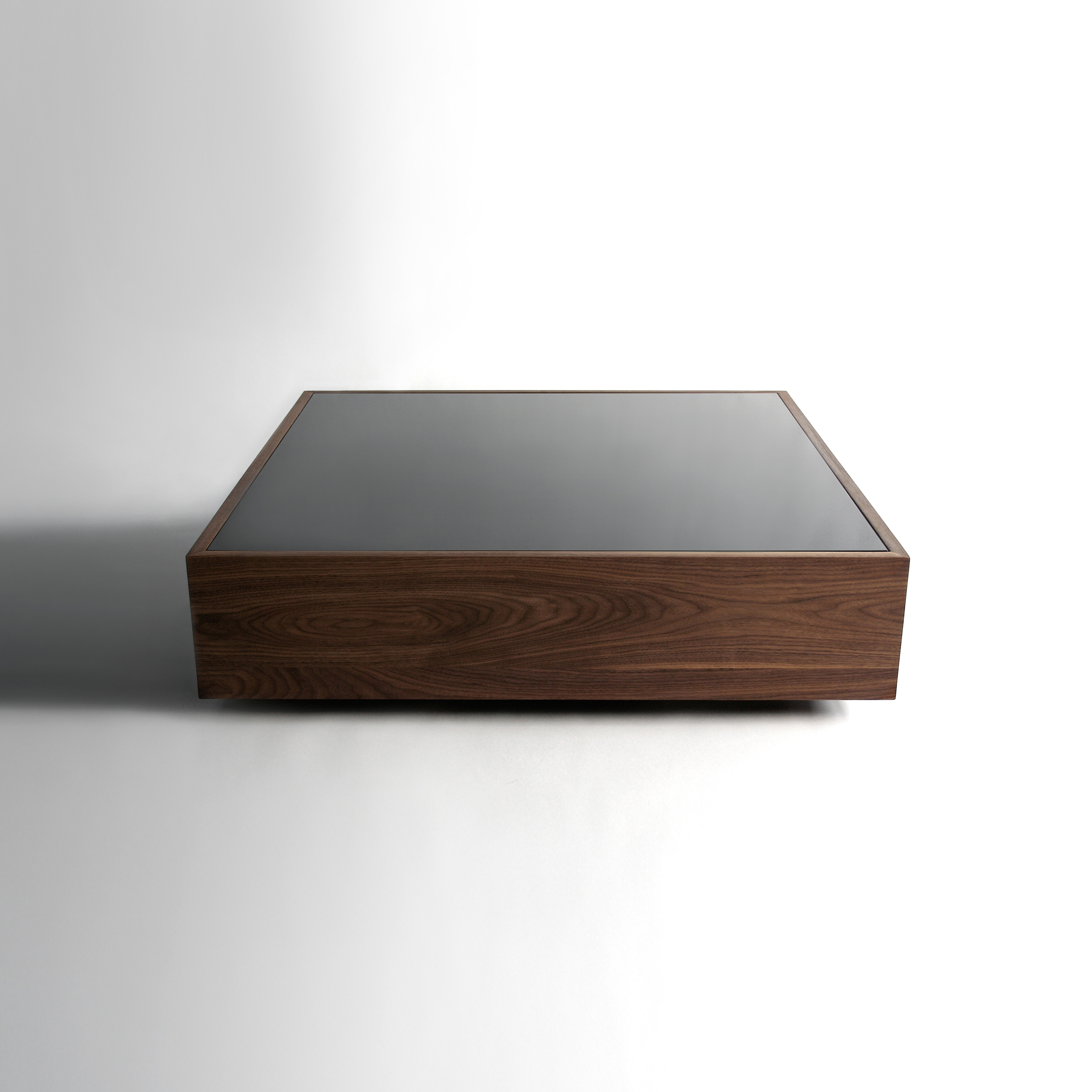 Display product Narcissist Table from manufacturer Phase Design