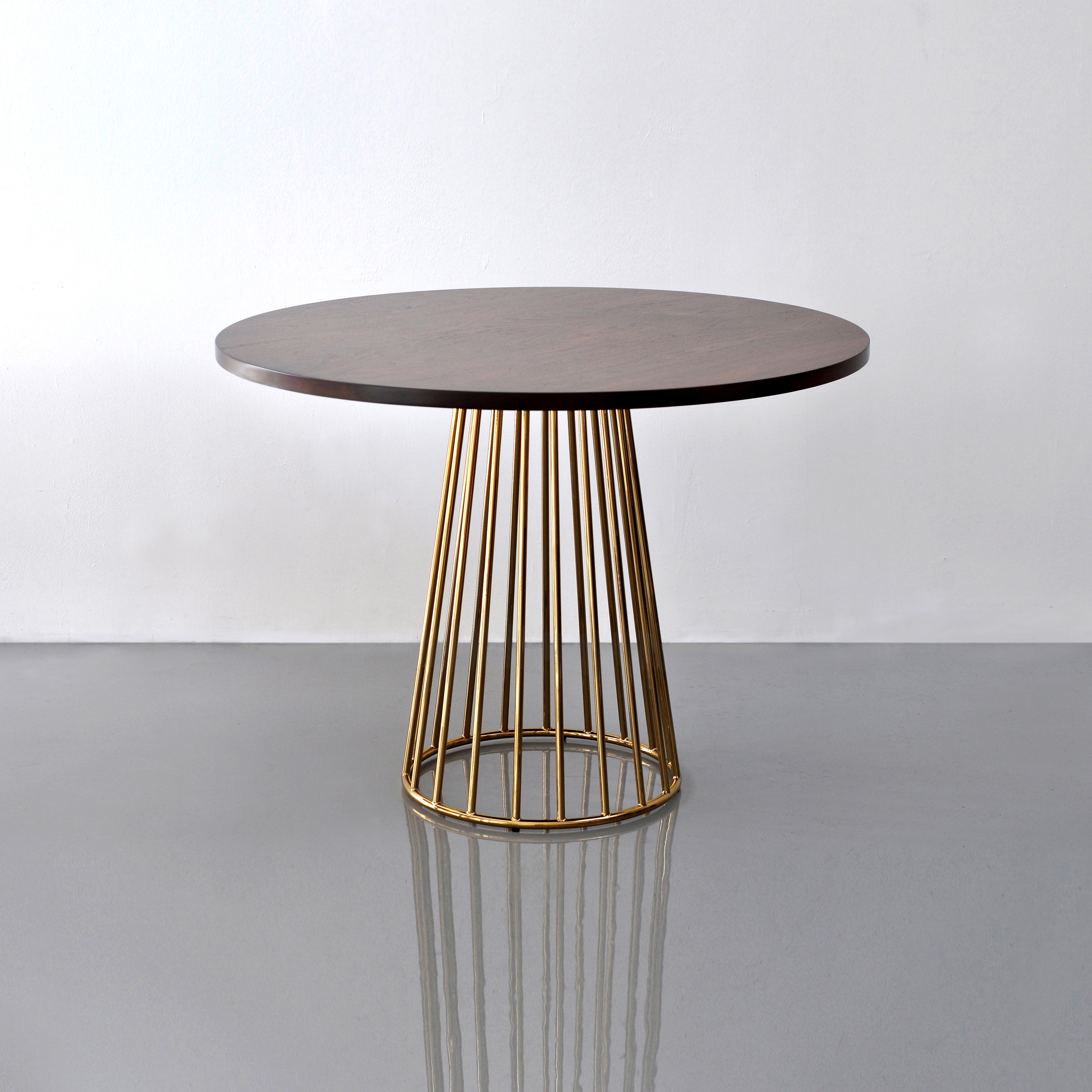 Produkt Wired Café Table des Herstellers Phase Design anzeigen
