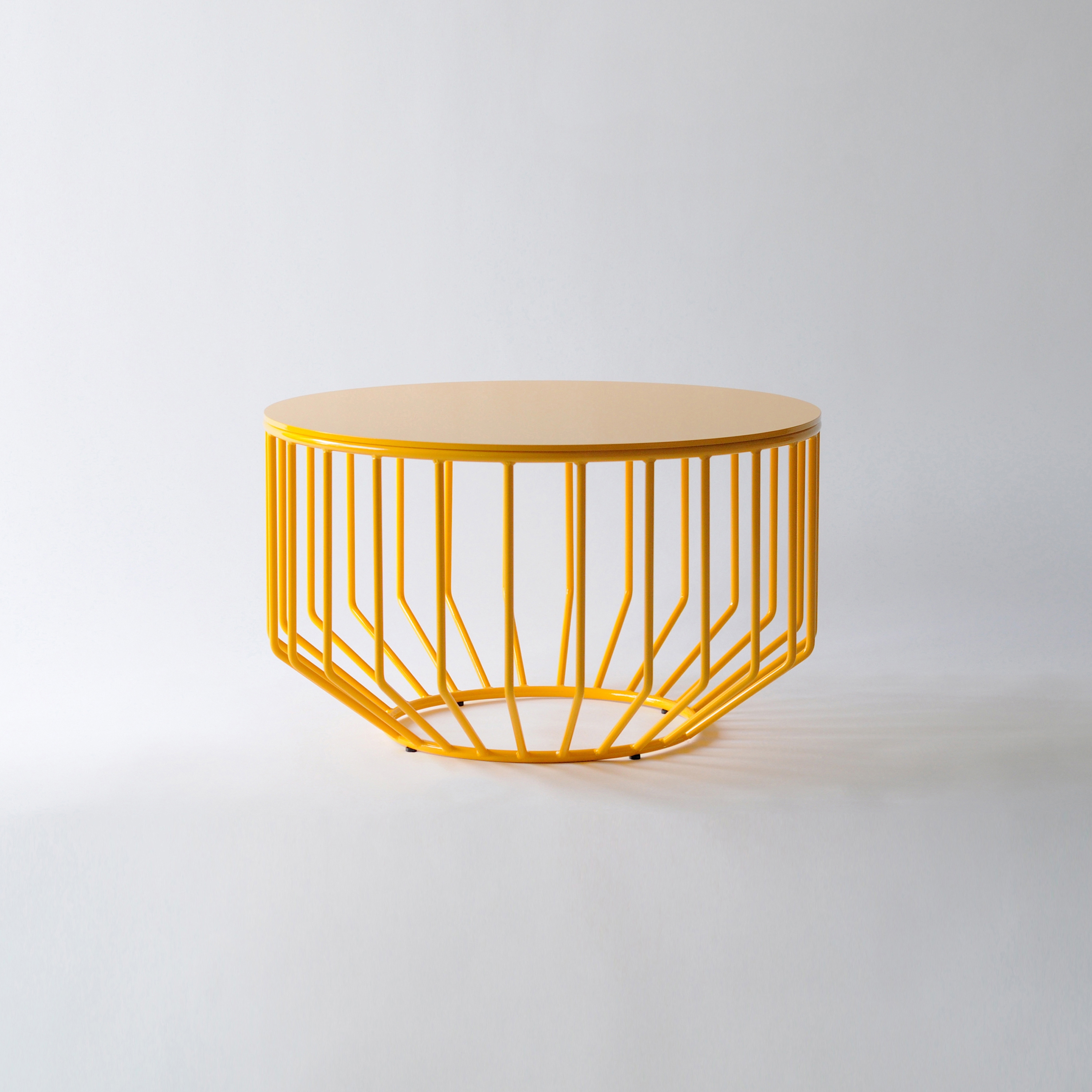 Afficher le produit Wired Complement Table du fabricant Phase Design