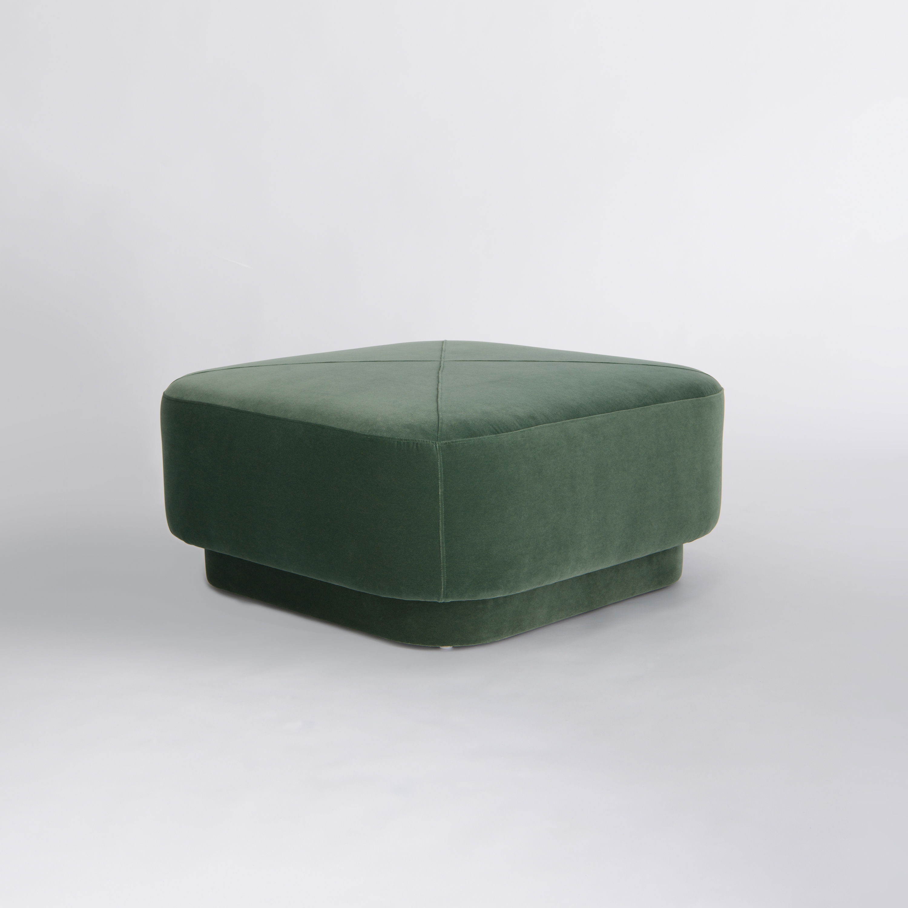 Afficher le produit Capper Ottoman du fabricant Phase Design