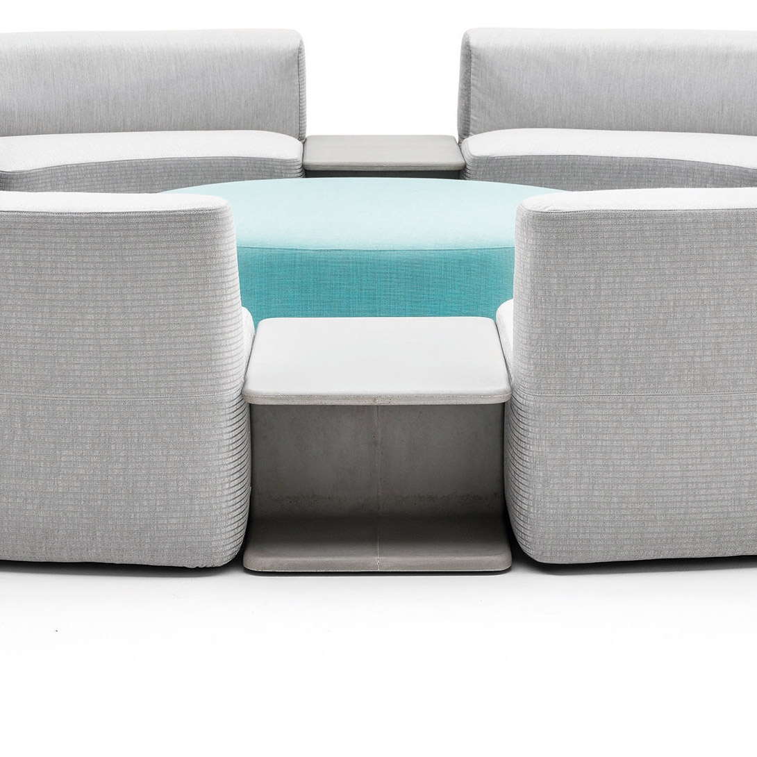 Afficher le produit BELT Table basse ciment du fabricant Varaschin