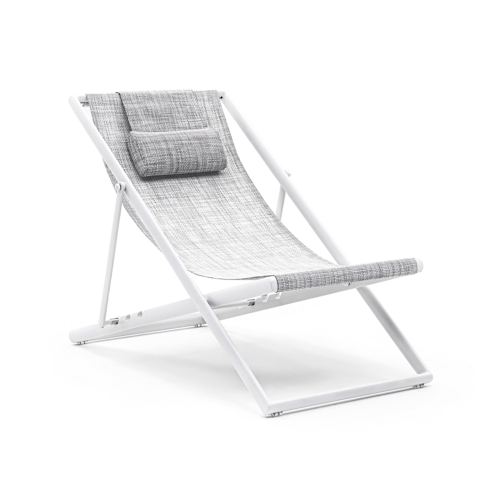 Clever foldable deckchair