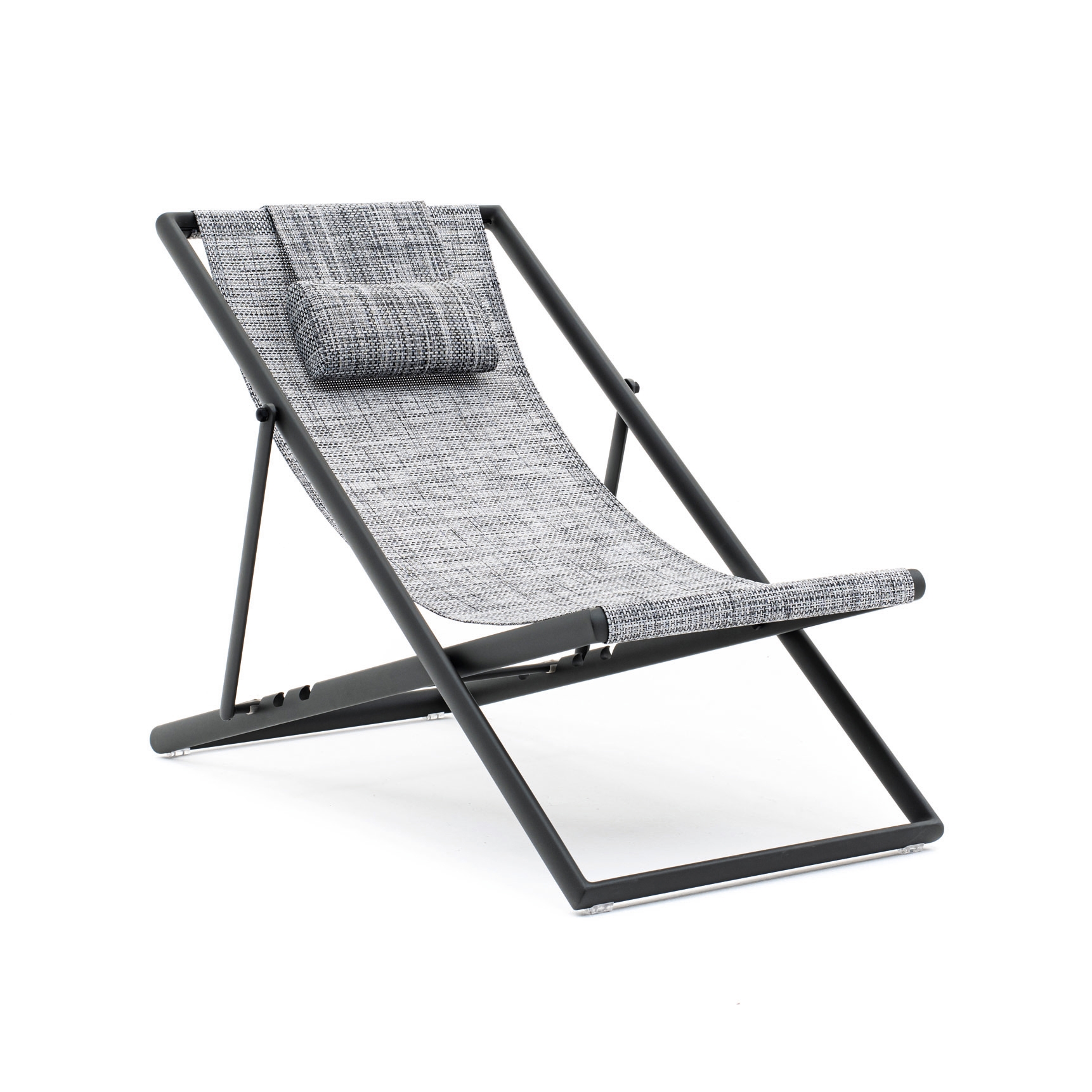 Clever foldable deckchair