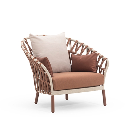 Vertoon produk Emma Cross Armchair van vervaardiger Varaschin
