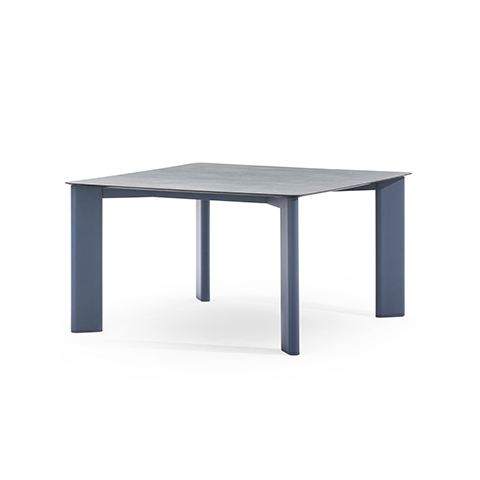 Display product Plinto Table from manufacturer Varaschin