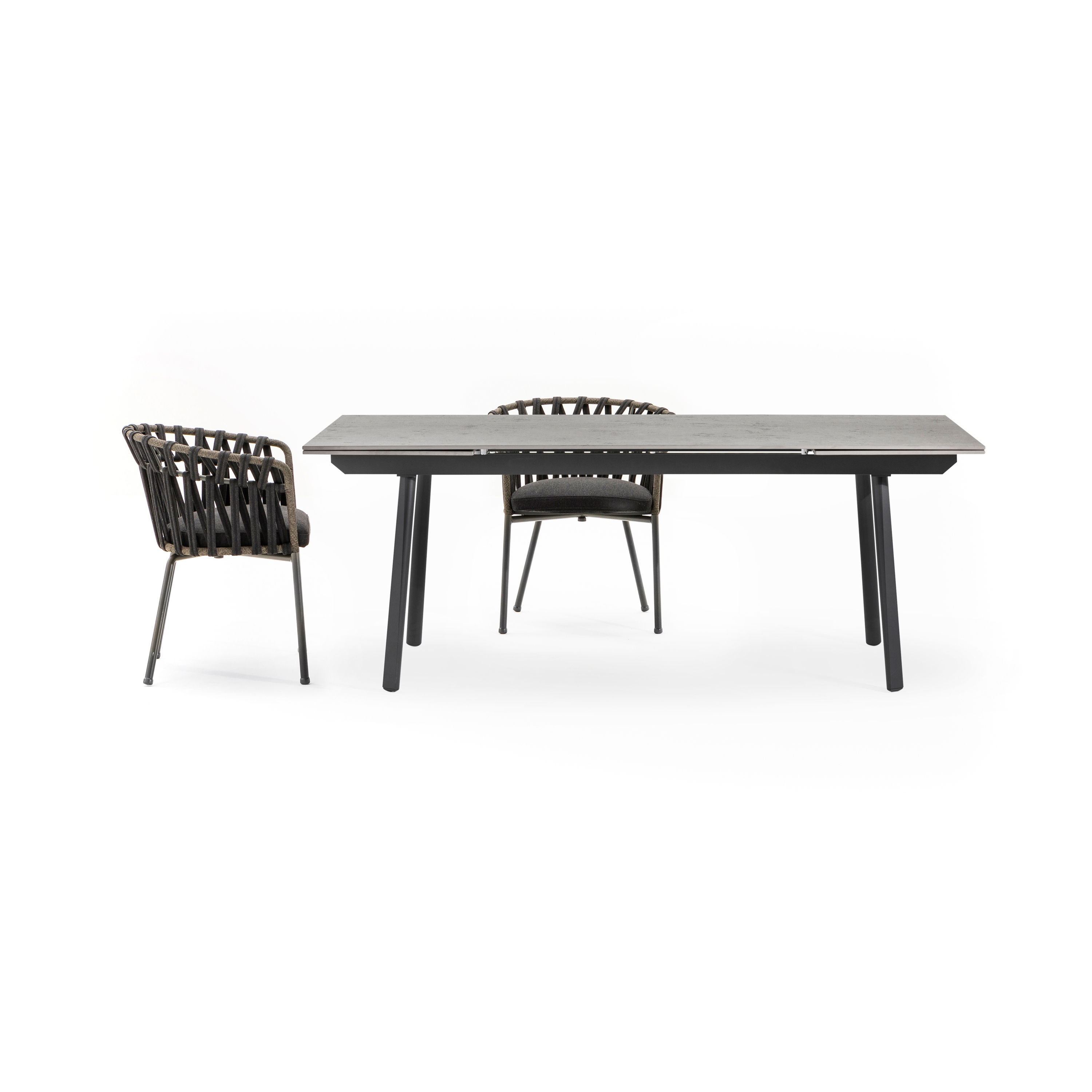 Display product Emma extendible table from manufacturer Varaschin