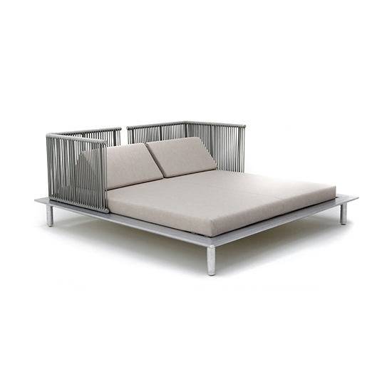 Display product Sunmoon daybed from manufacturer Varaschin