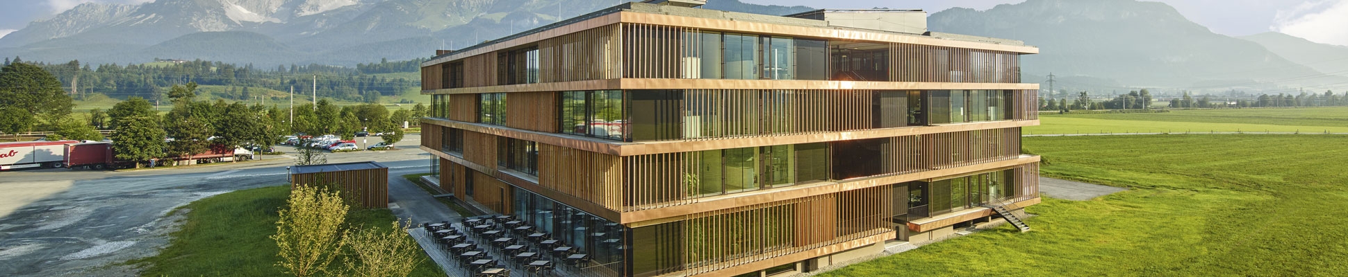 Scopri il mondo del produttore EGGER