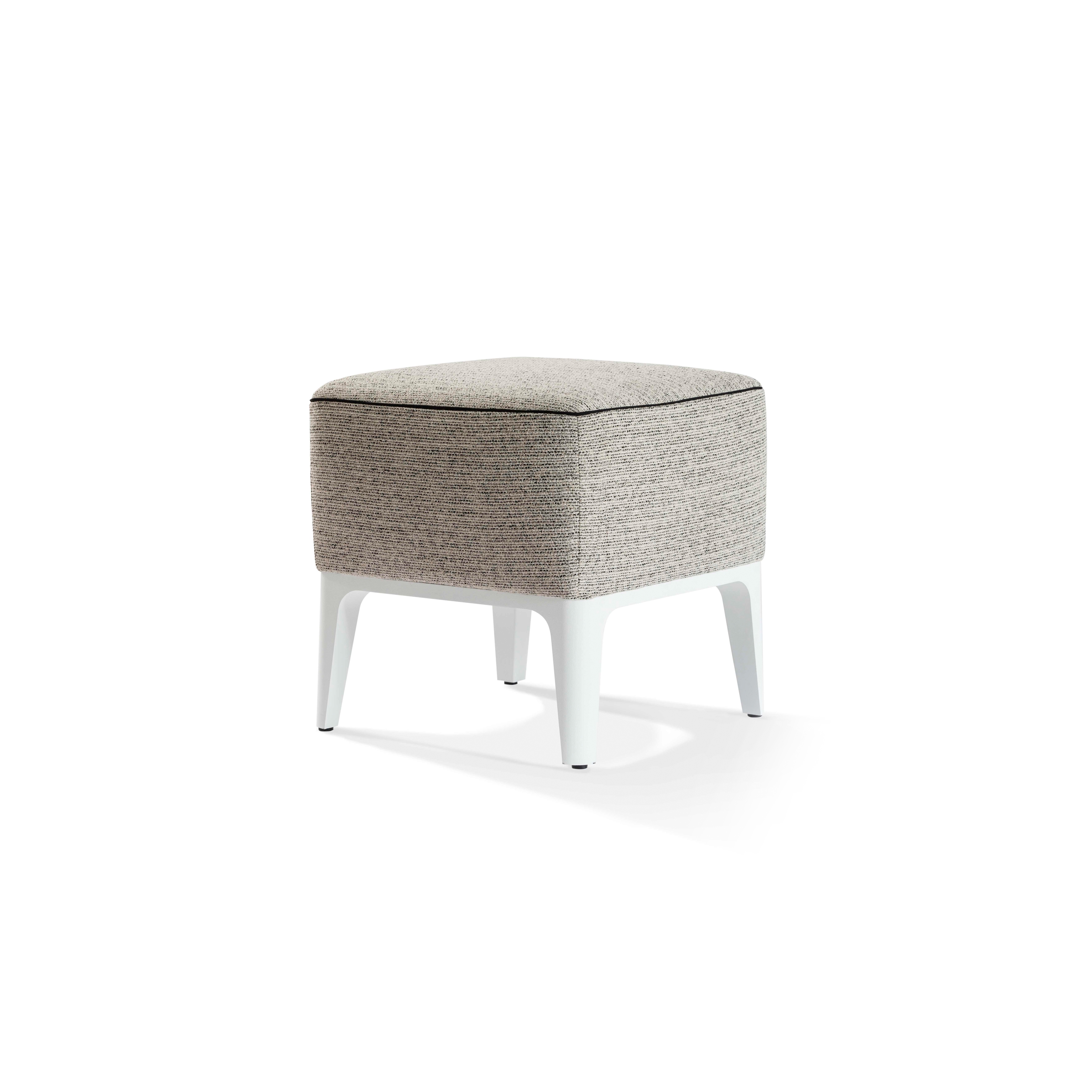 Display product Taylor Made pouf from manufacturer Indera