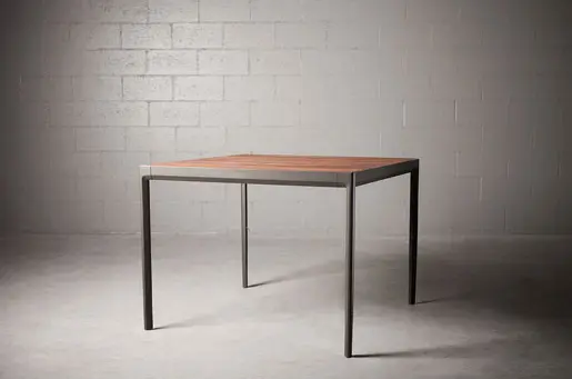 Forms+Surfaces® - Avivo Table