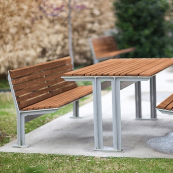 Produkt Knight Family des Herstellers Forms+Surfaces® anzeigen