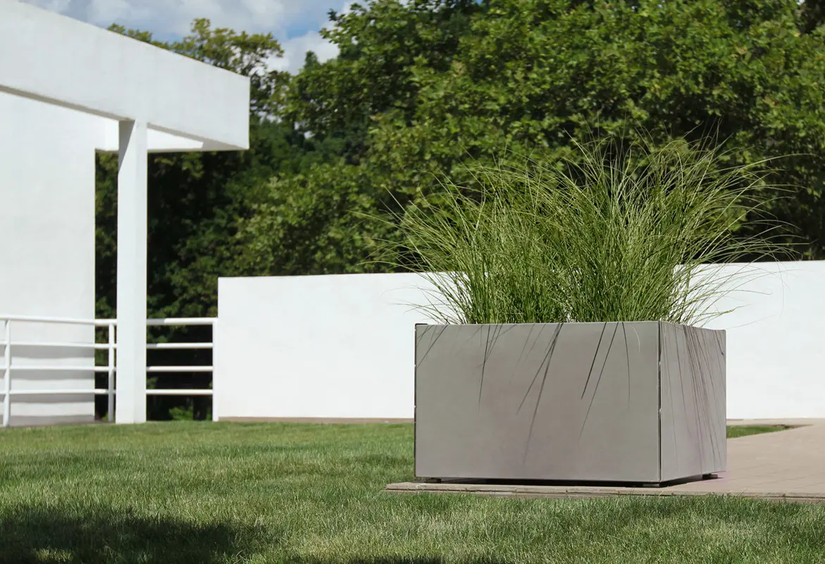 Forms+Surfaces® - Miter Planter