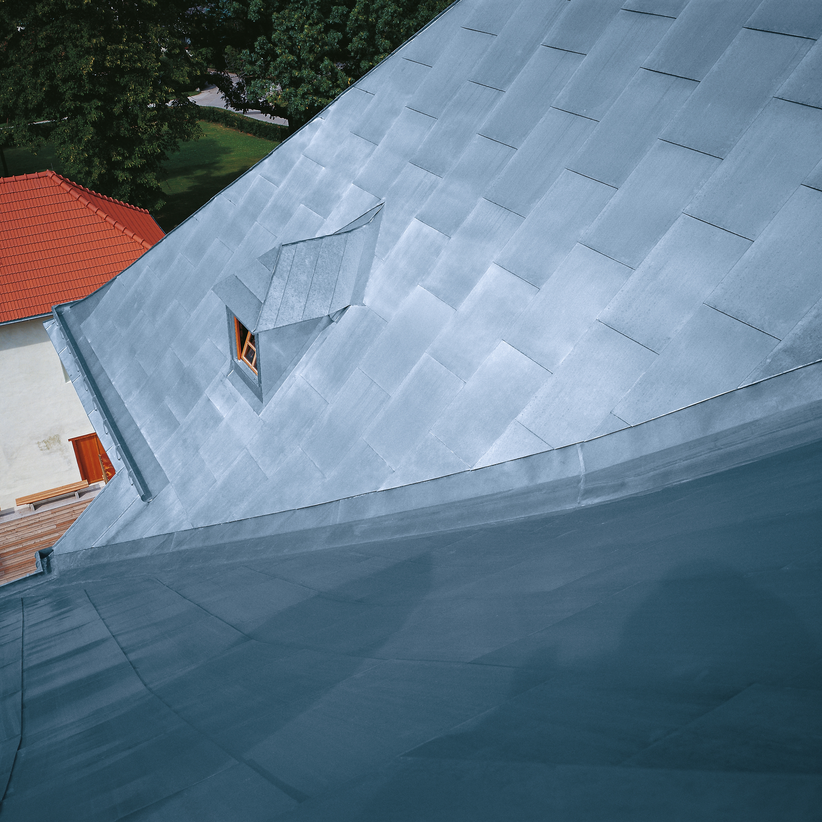 Mostra il prodotto Roof covering | Tiles del produttore RHEINZINK