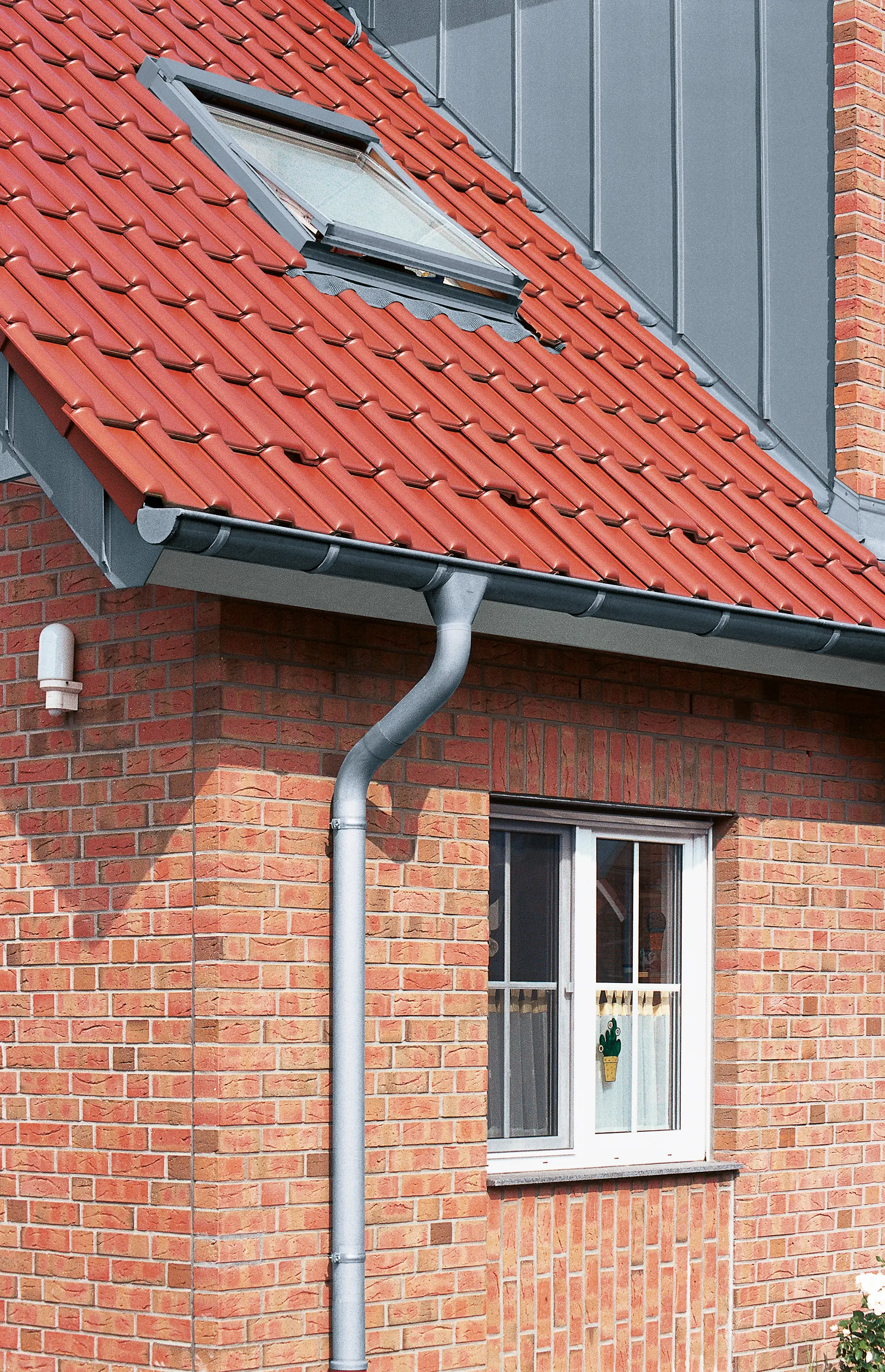 RHEINZINK - Roof drainage | Halfround gutter