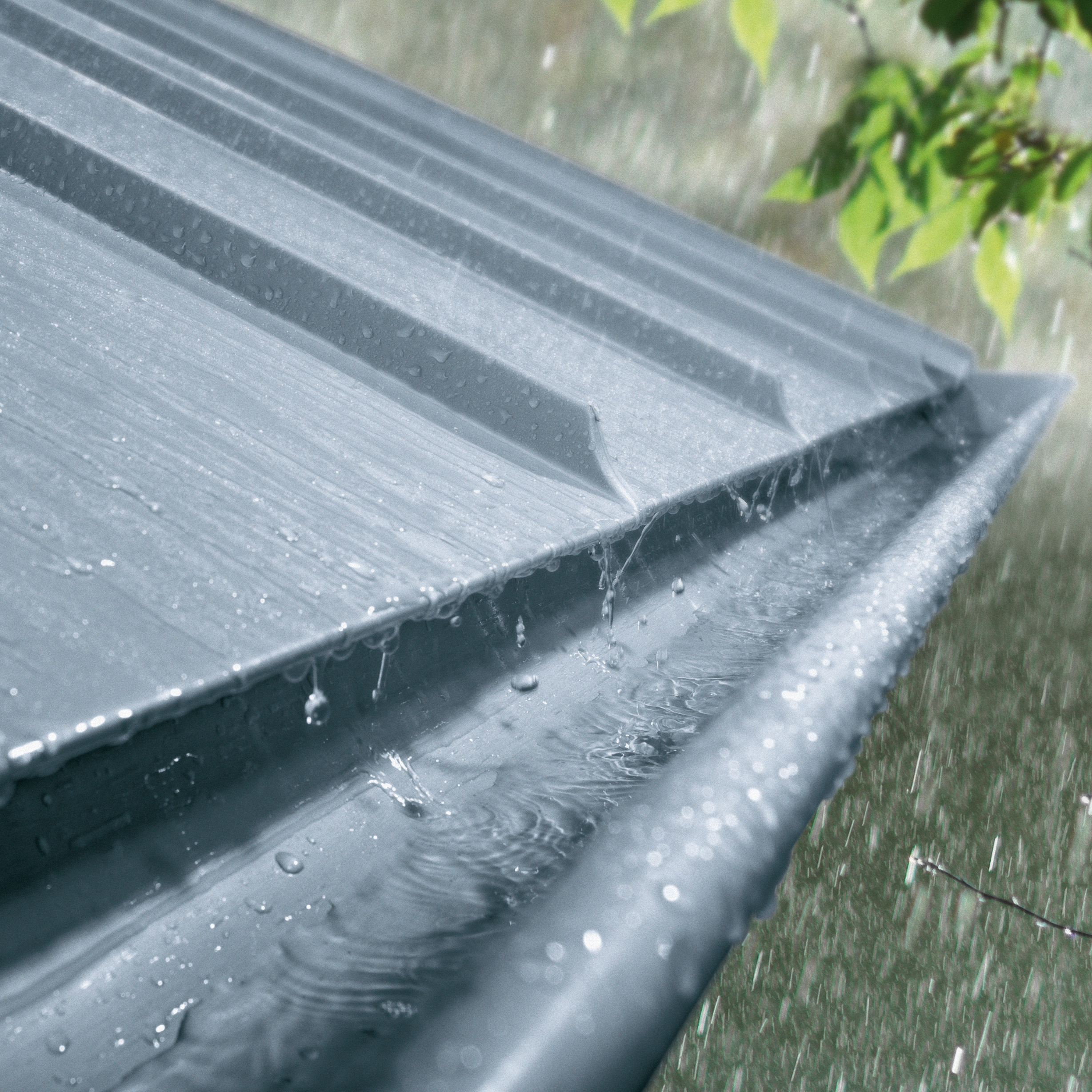 Mostra il prodotto Roof drainage | Halfround gutter del produttore RHEINZINK