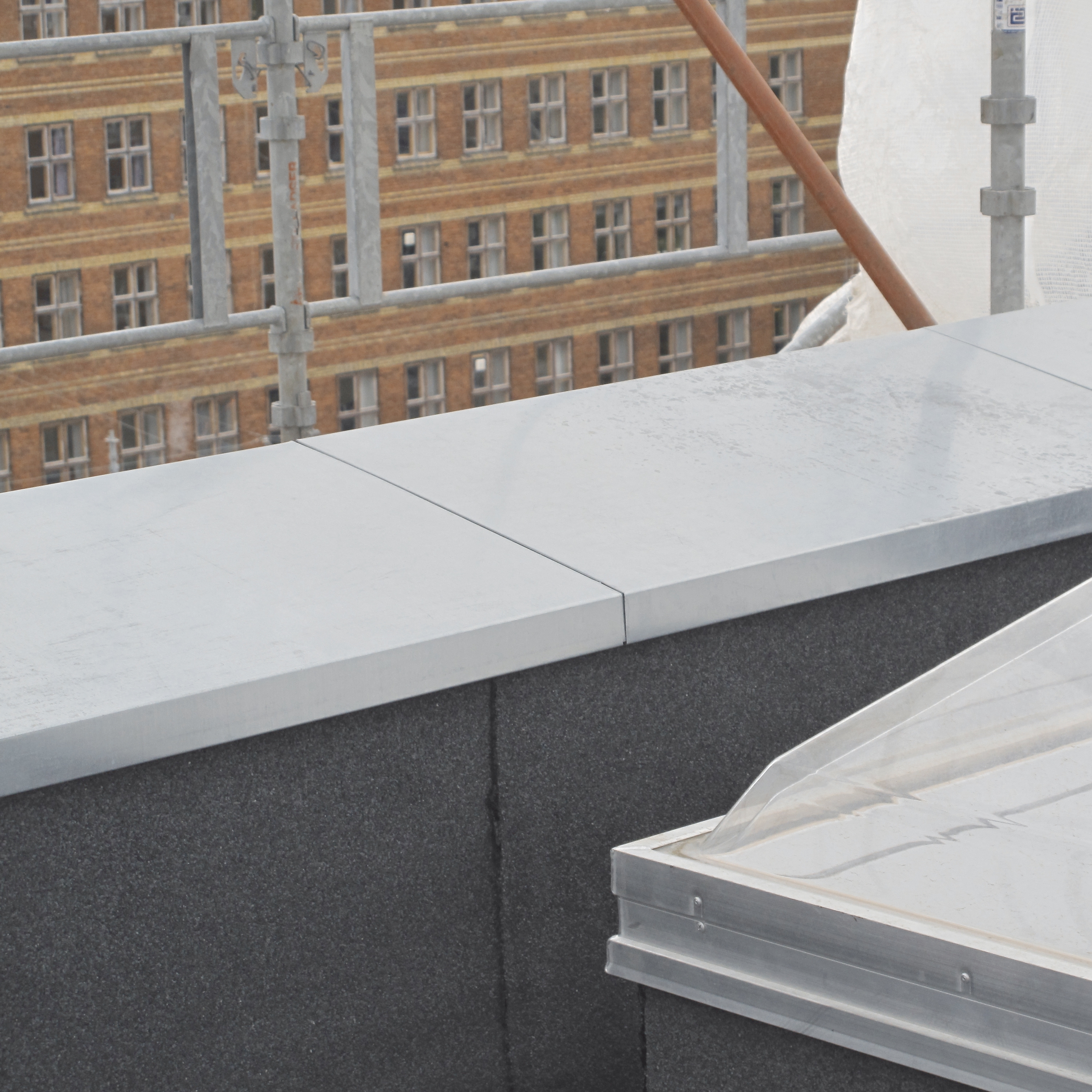 Display product Architectural details | Mauer- & Ortgangabdeckung from manufacturer RHEINZINK