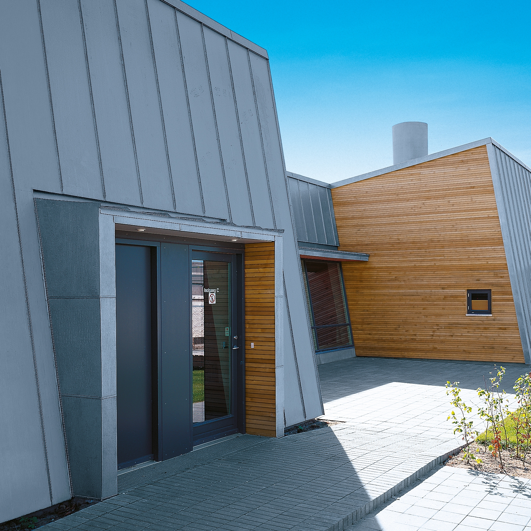 Display product Seam systems | Angled standing seam from manufacturer RHEINZINK