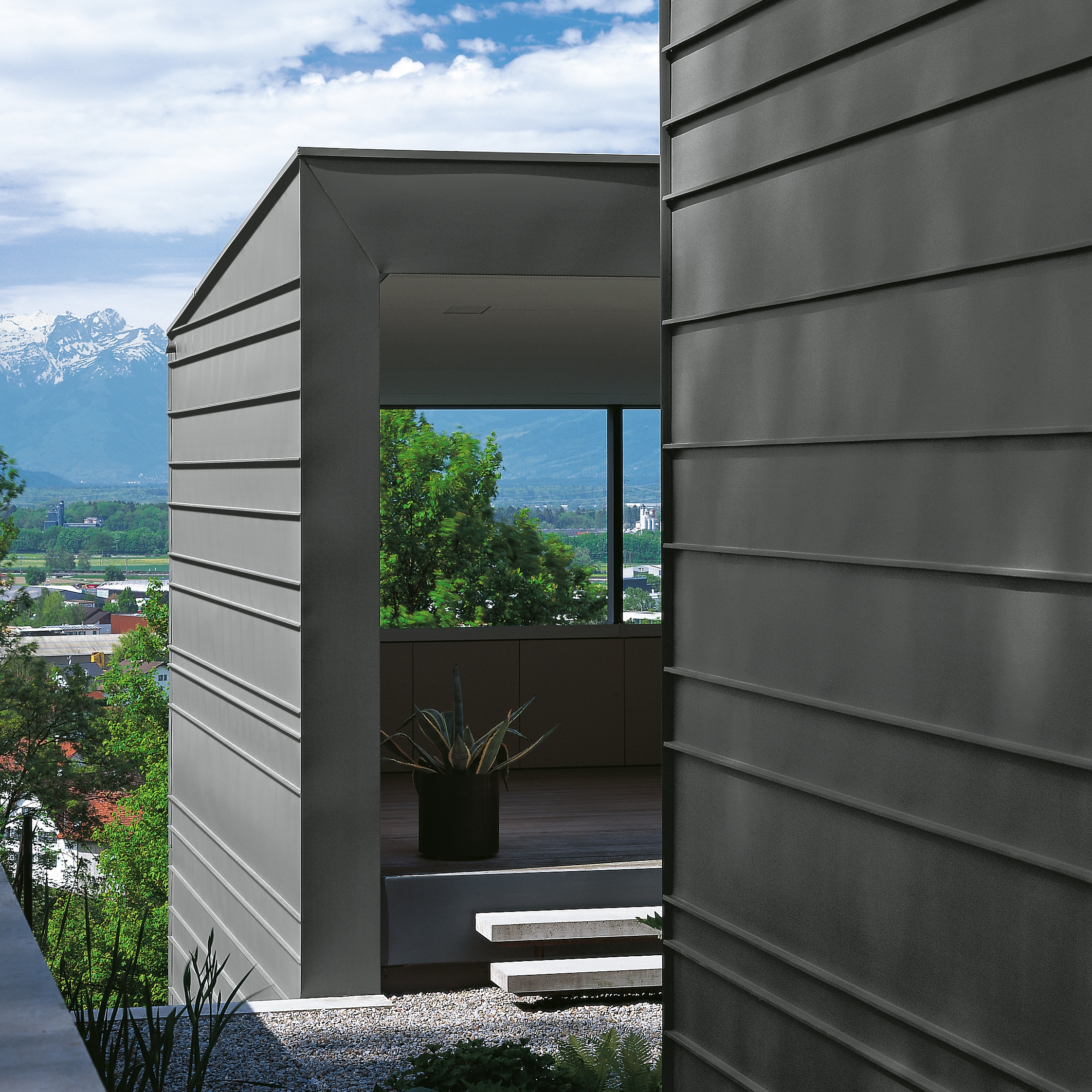 Display product Seam systems | Angled standing seam from manufacturer RHEINZINK