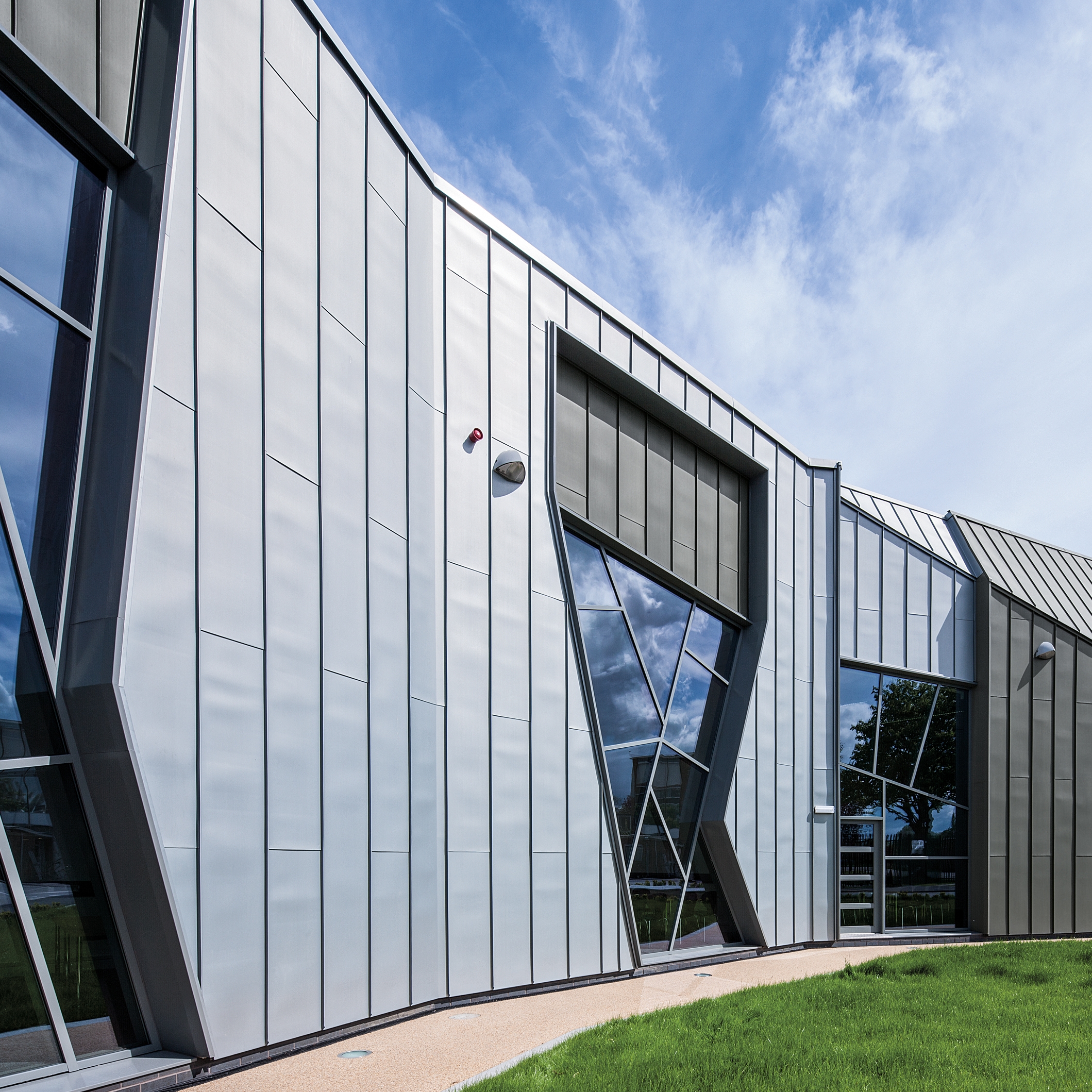 Display product Seam systems | Angled standing seam from manufacturer RHEINZINK