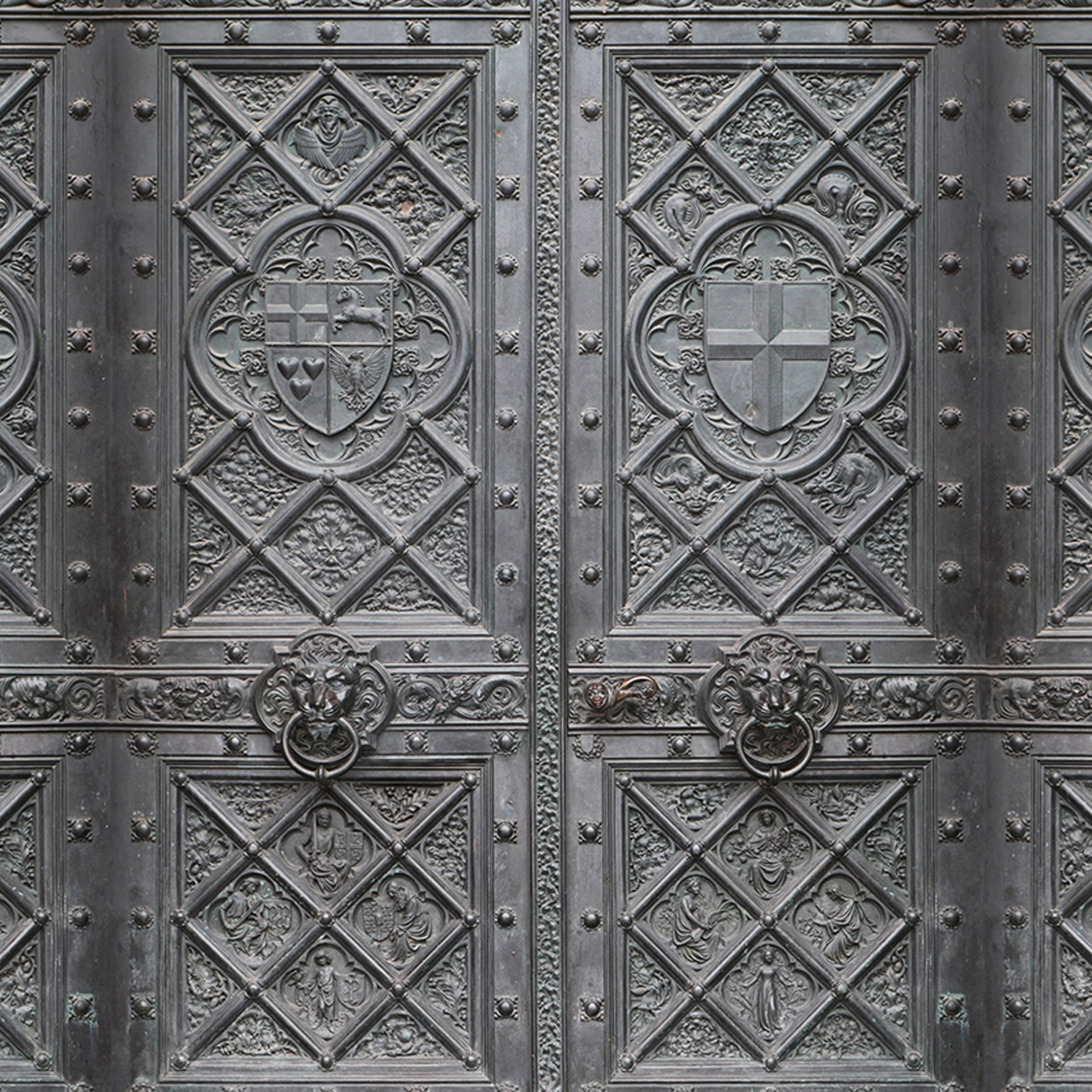 Mostra il prodotto Ap Digital 3 | Wallpaper 471774 Iron Door del produttore Architects Paper