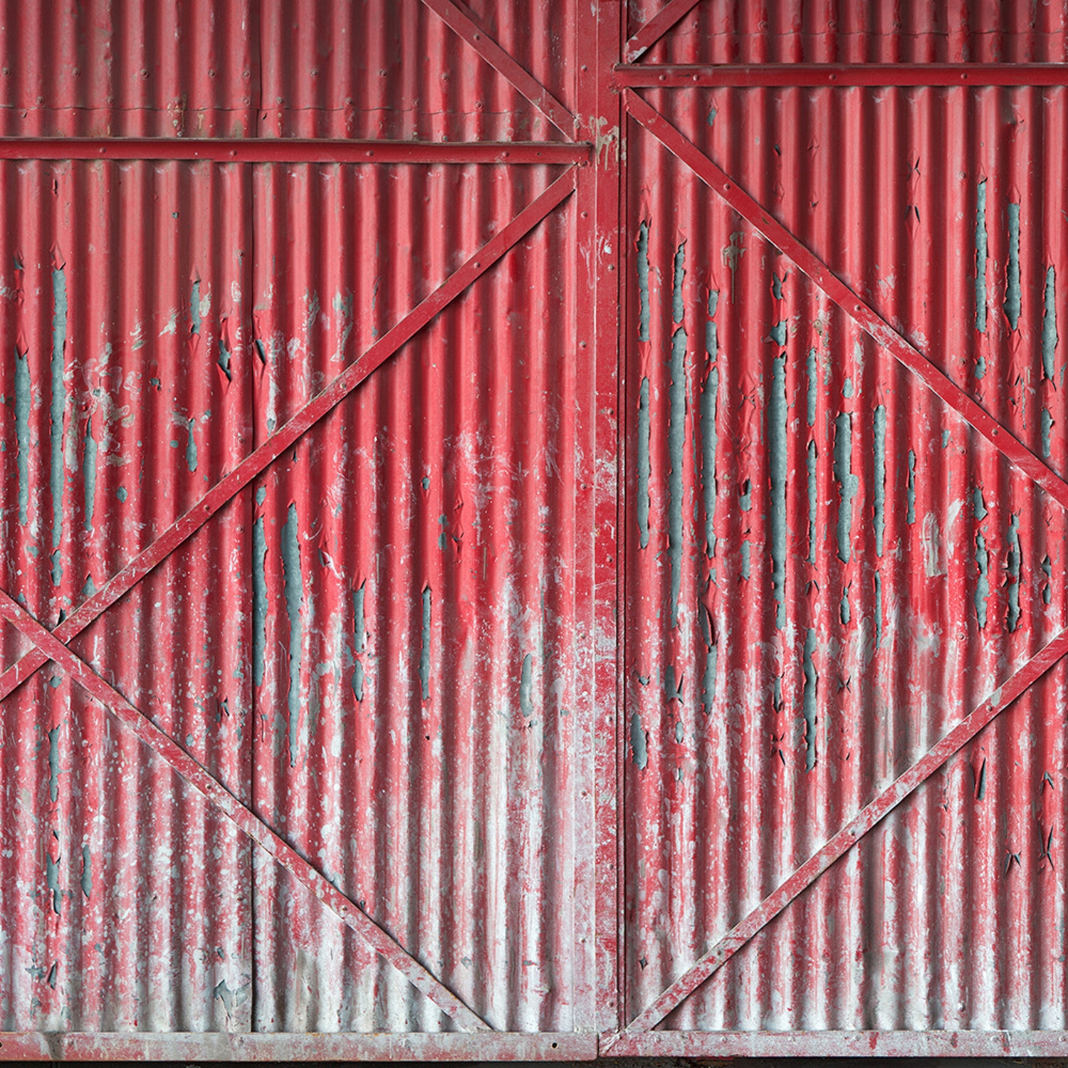 Mostra il prodotto Ap Digital 4 | Carta da Parati DD108585 Iron Door Red del produttore Architects Paper