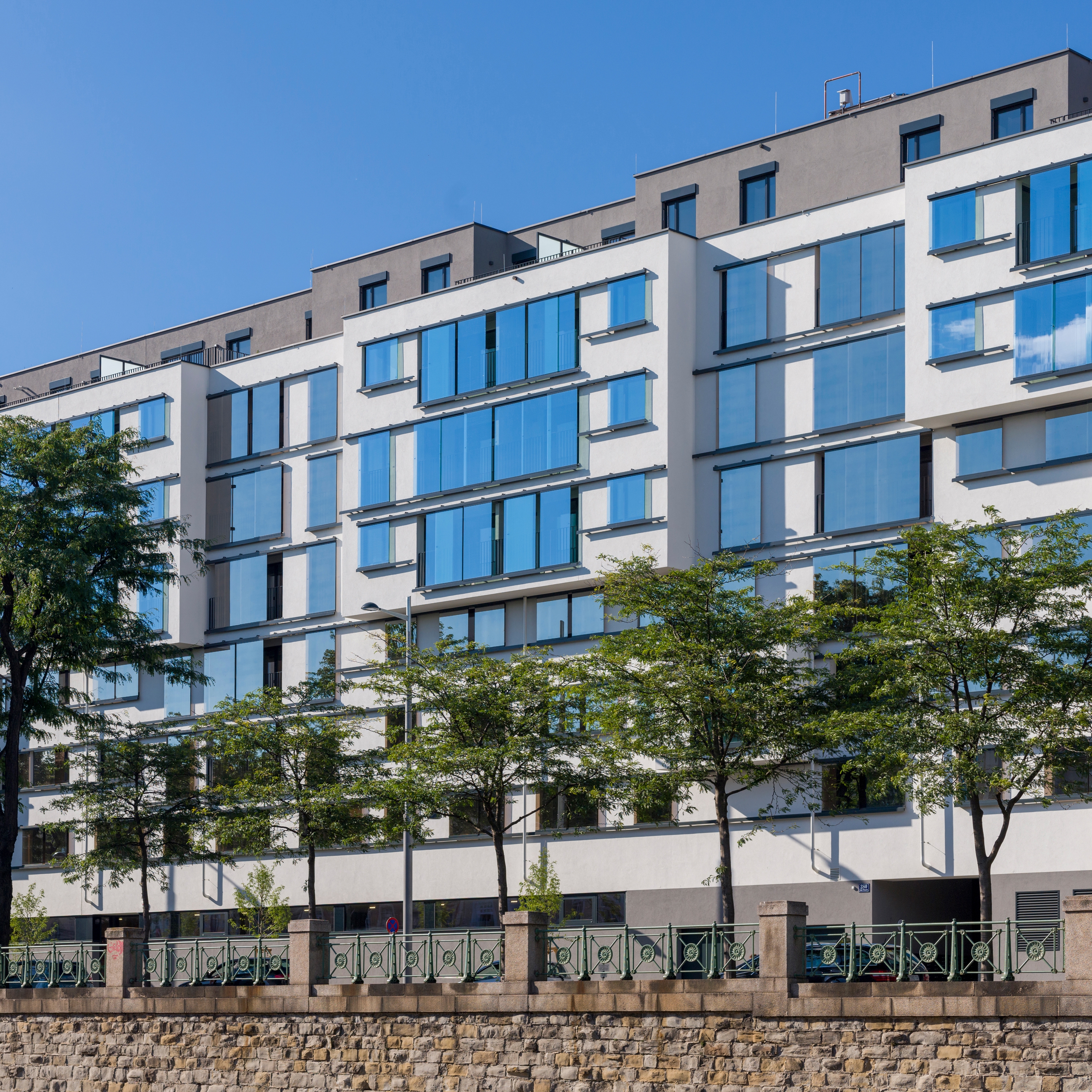 Display product GM TOPROLL Fassade 15/24 from manufacturer Glas Marte