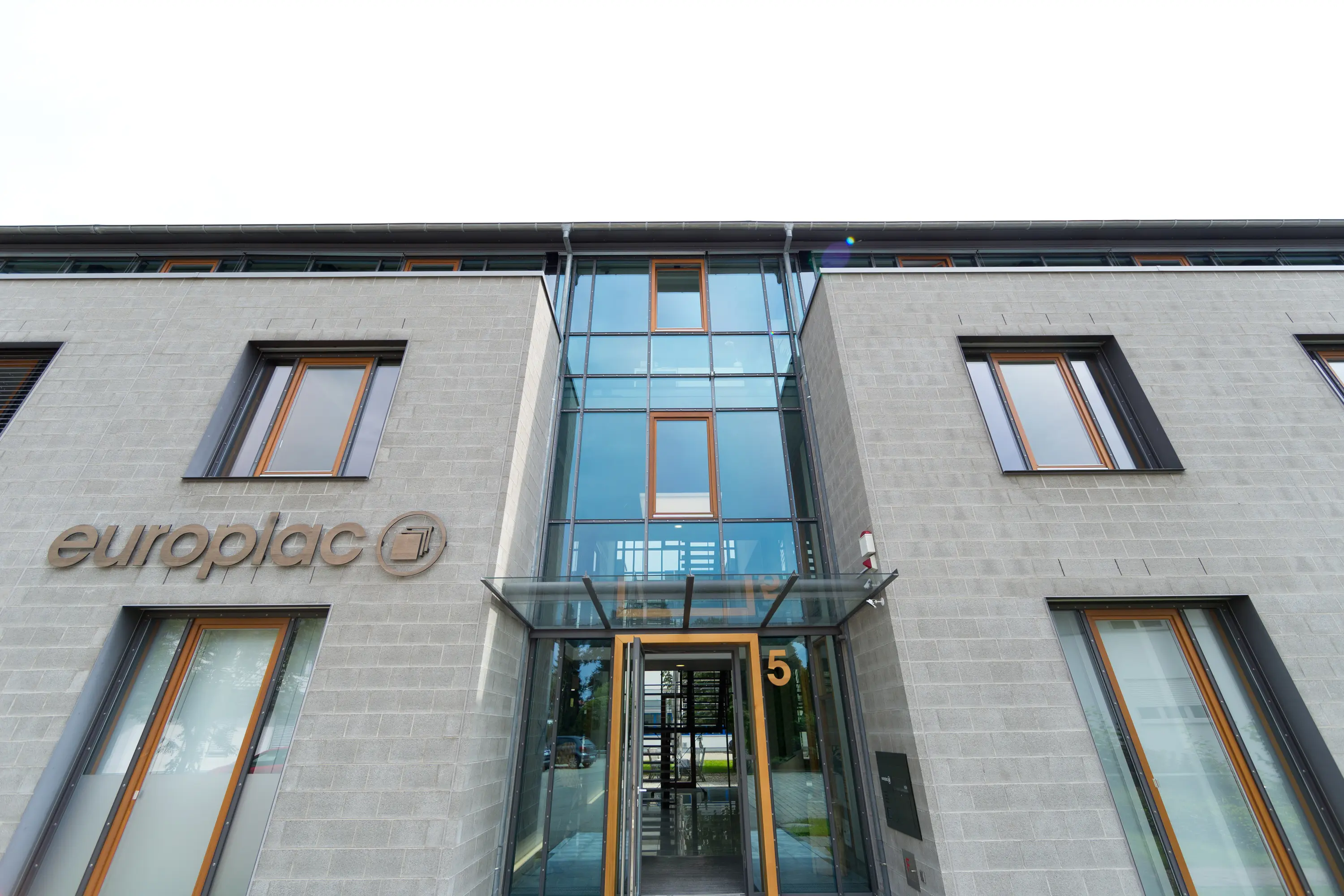gallery-slide-0