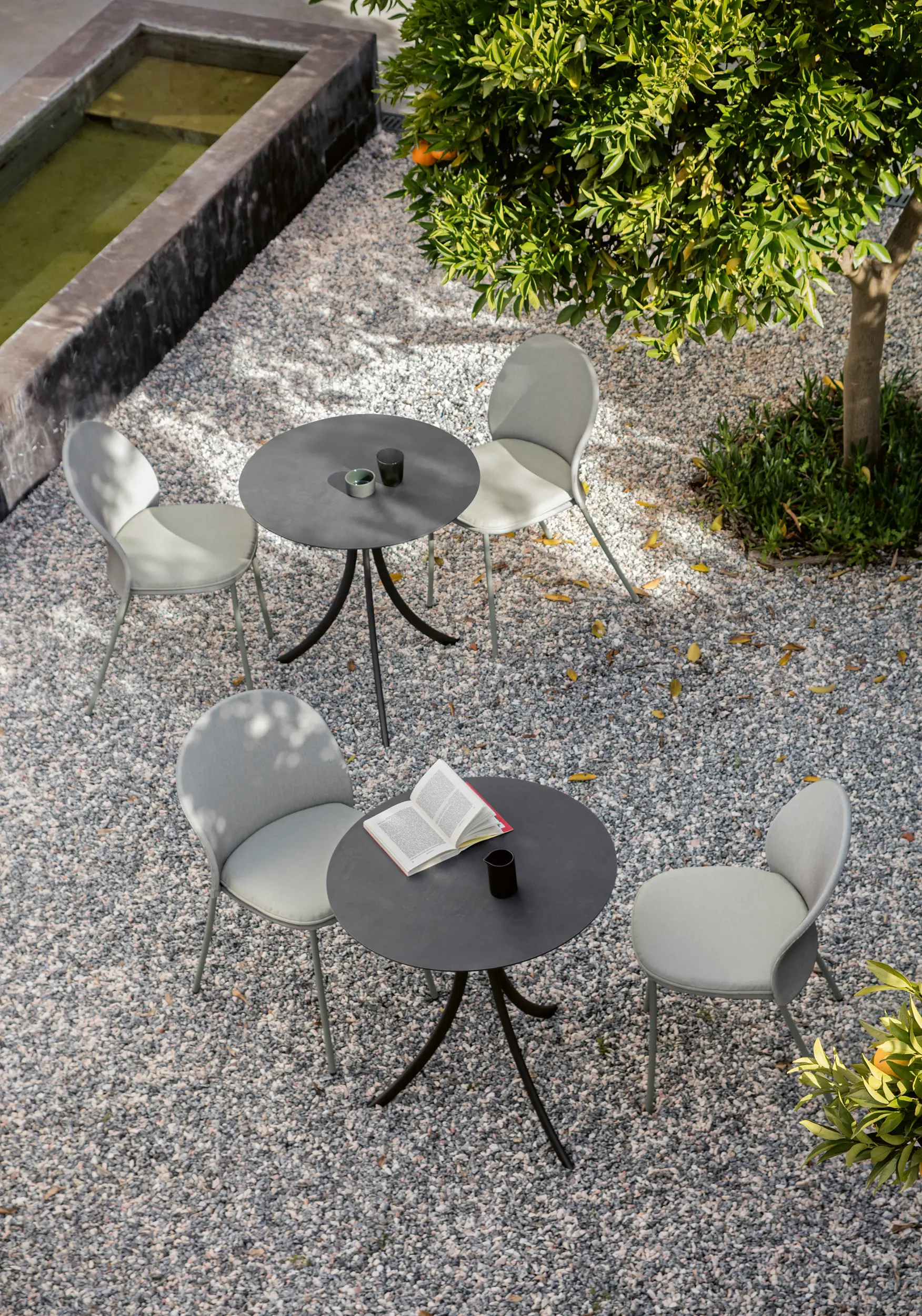 Expormim - Bistro Outdoor  pie de mesa con tapa elíptica