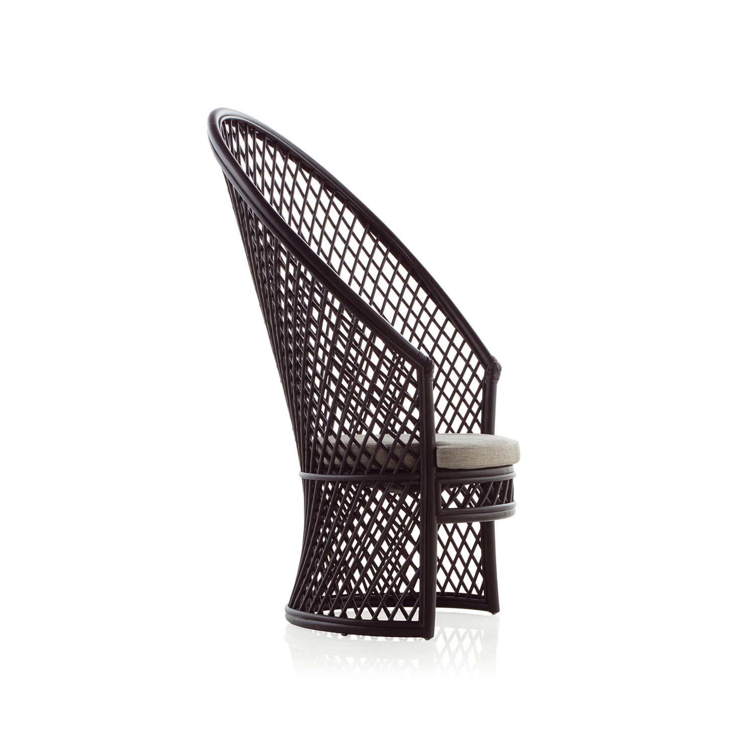 Display product Rattan 70s reedited Copa Armchair from manufacturer Expormim