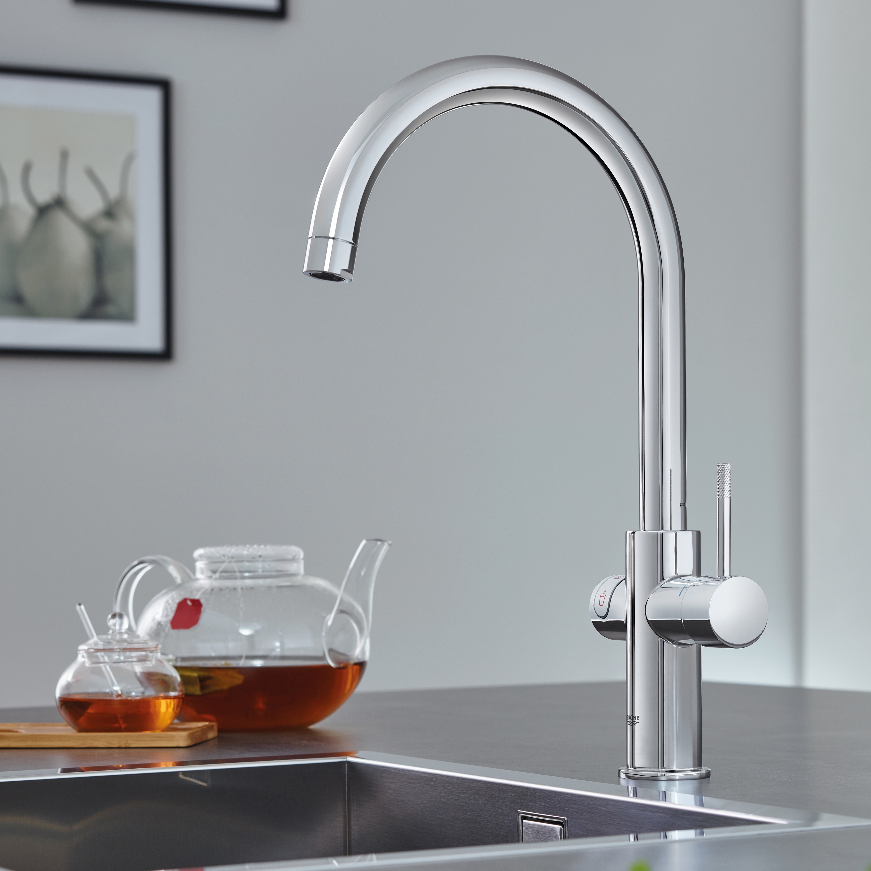 Display product GROHE Red Duo Faucet and single-boiler size L from manufacturer GROHE