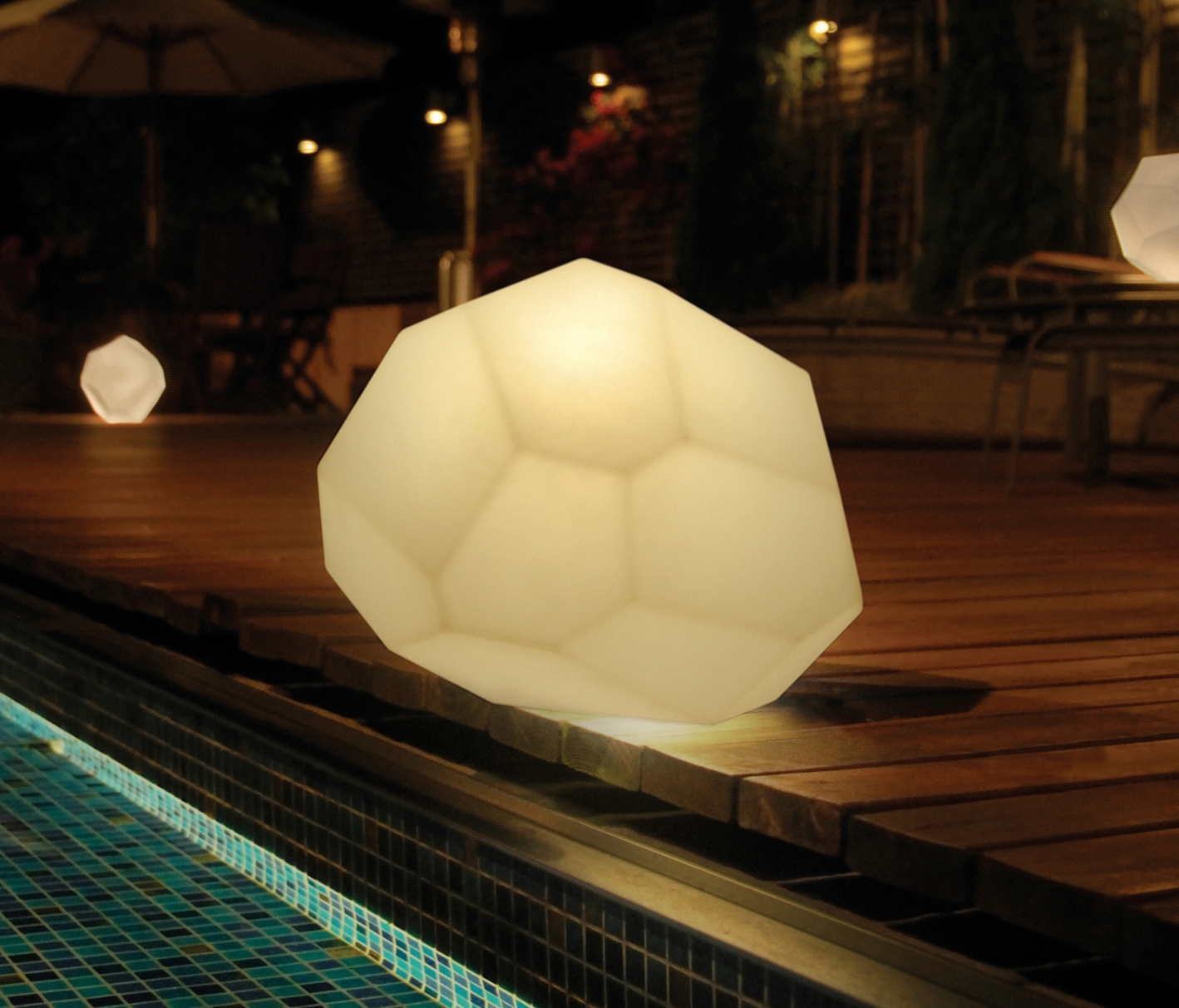 Mostra il prodotto Asteroid Table Lamp / Outdoor Lighting del produttore Innermost