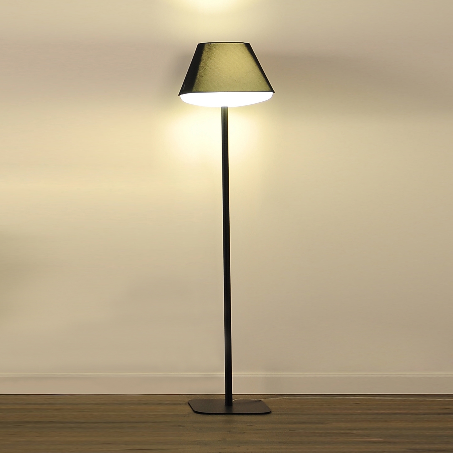 Produkt RD2SQ Floor Lamp des Herstellers Innermost anzeigen