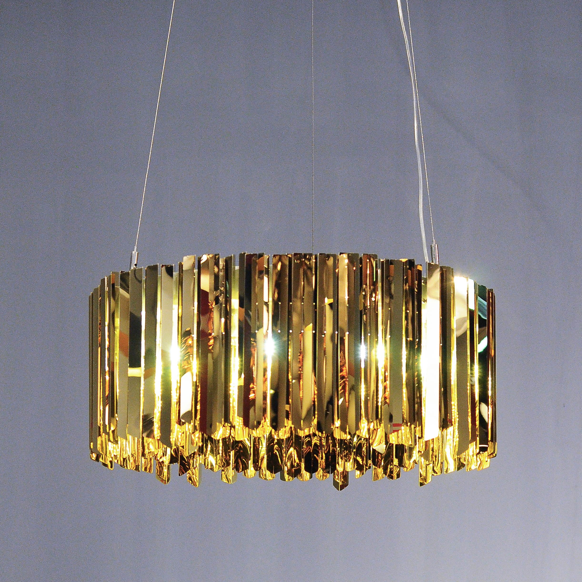 Mostrar el producto Facet Chandelier del fabricante Innermost