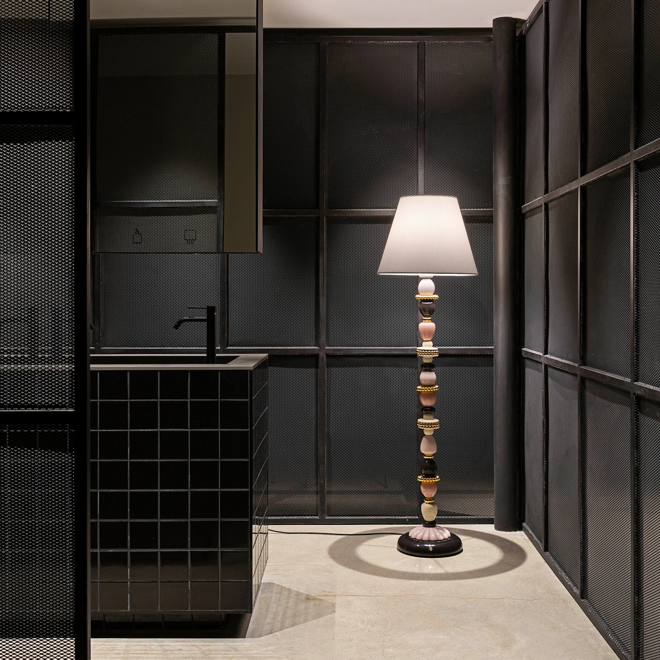 FLOOR LAMPS