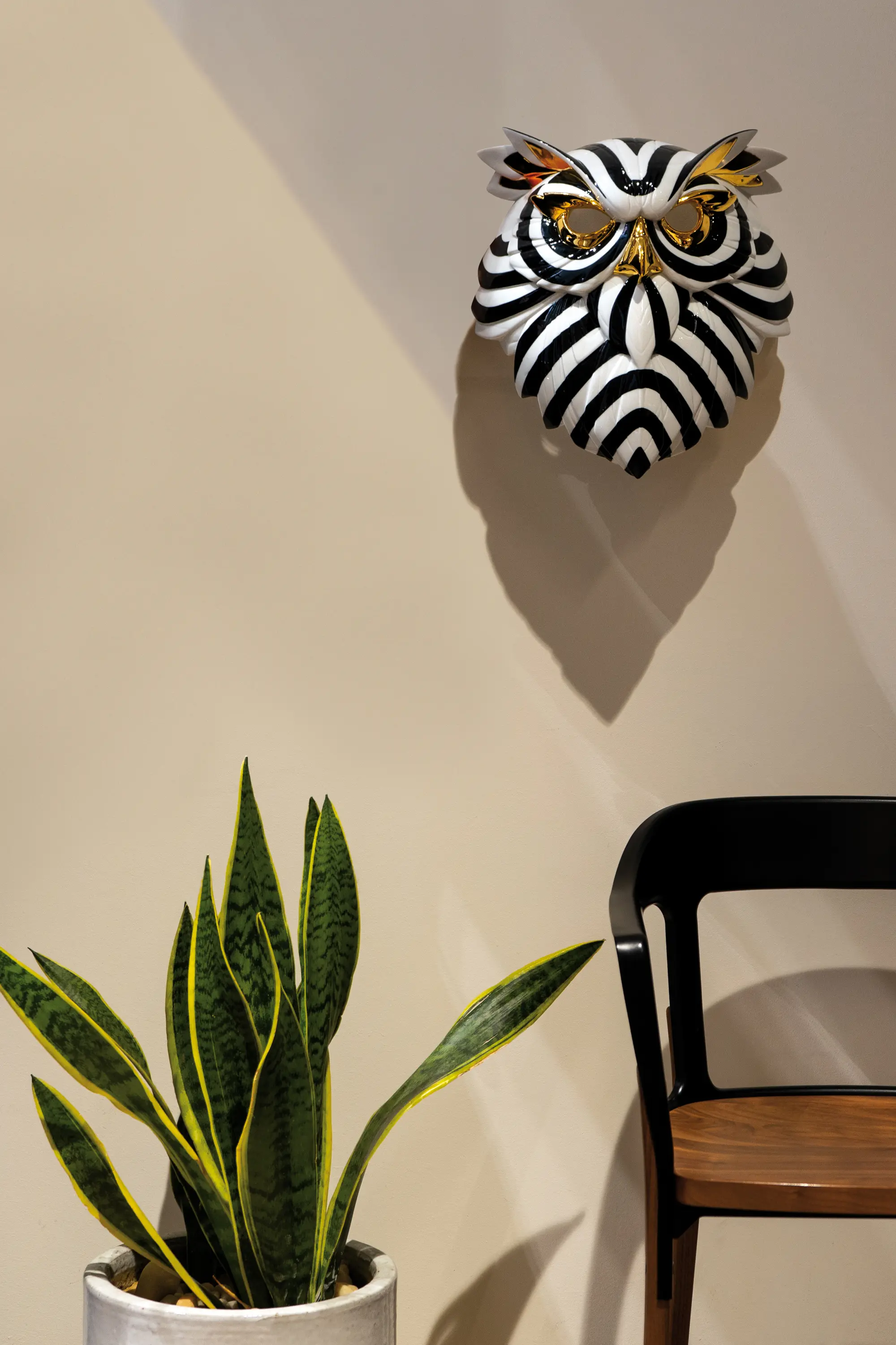Lladró - Fierce Portraits | Owl mask (black-gold)
