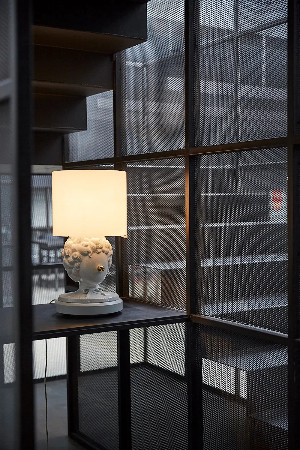 Lladró - The Fantasy collection | The Clown Table Lamp (CE)