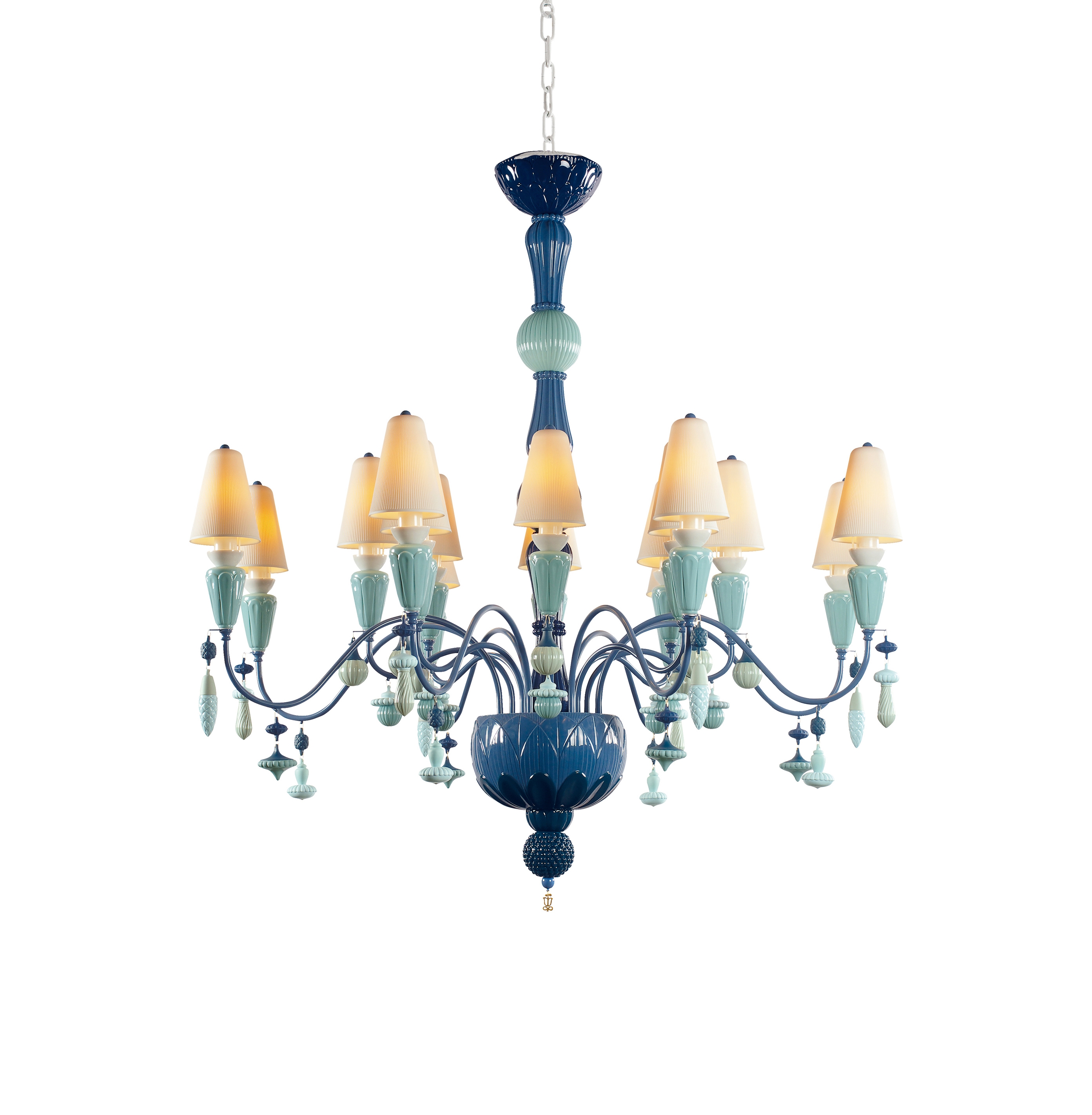 Mostra il prodotto Ivy and Seed 16 Lights Chandelier | Medium Flat Model | Ocean (CE/UK) del produttore Lladró