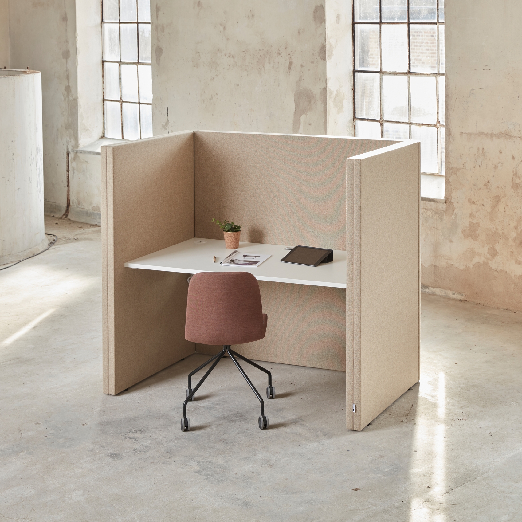 WORK BOOTH