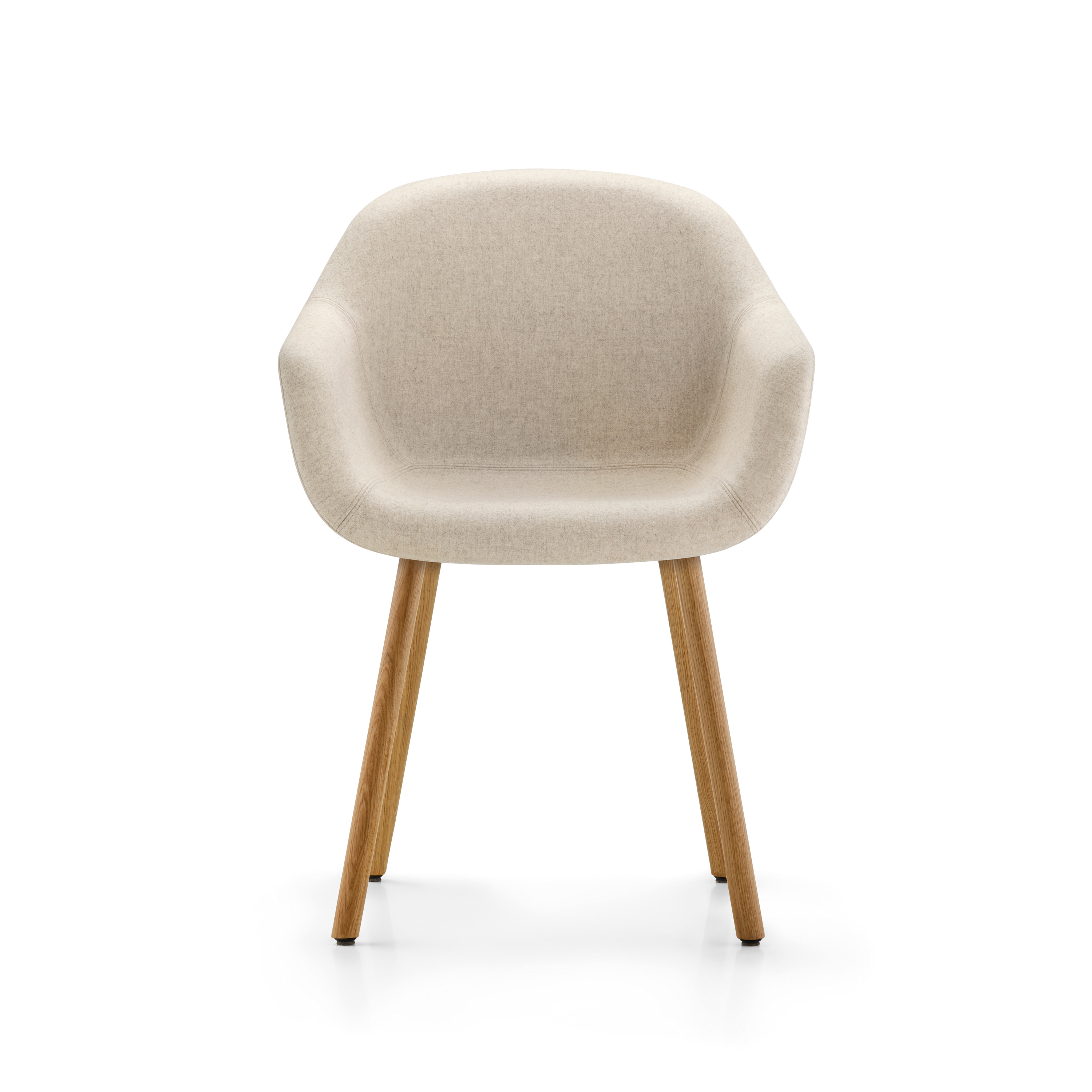 Mostrar el producto Fiore club Four-legged chair with fully upholstered shell del fabricante Dauphin