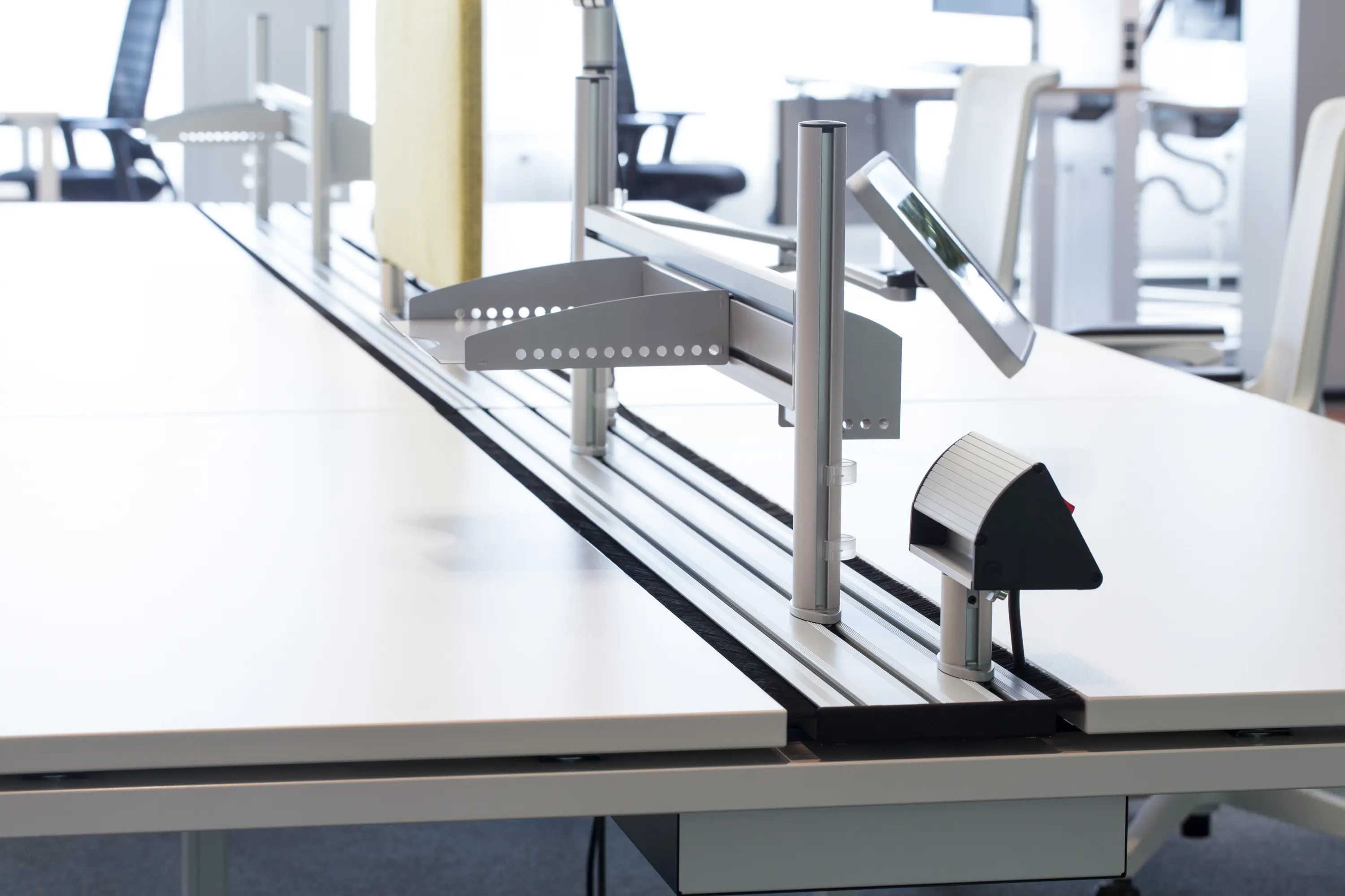 Assmann Büromöbel - Flexter organisational rail