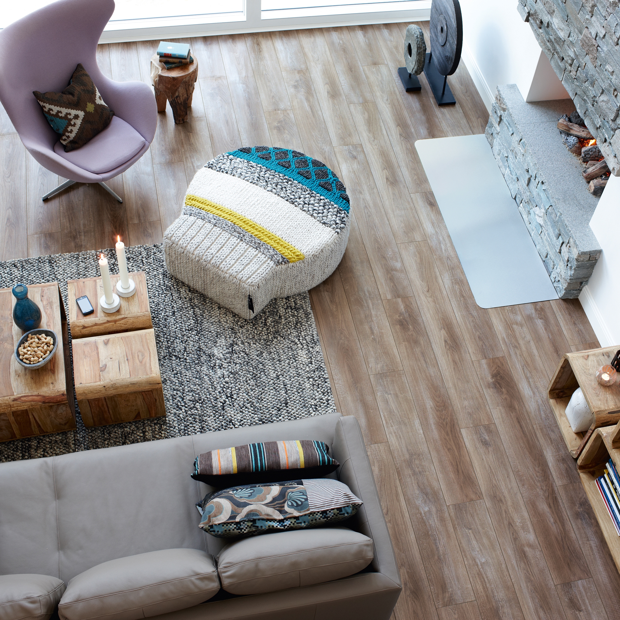 LAMINATE FLOORS