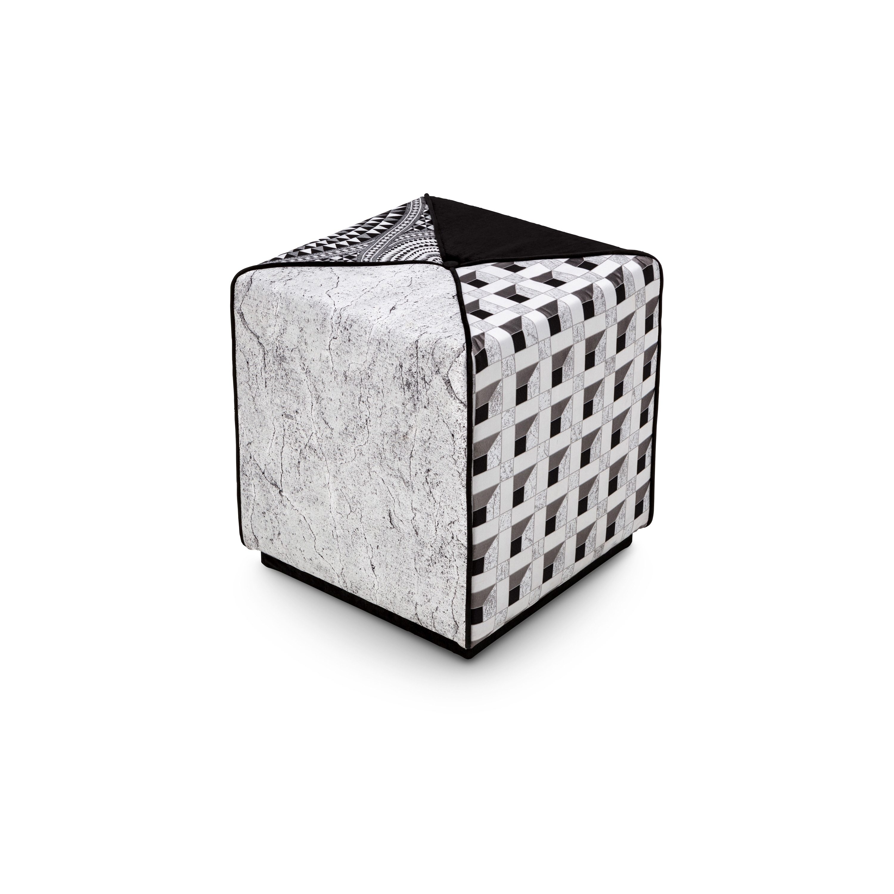 Chamaleon Ottoman