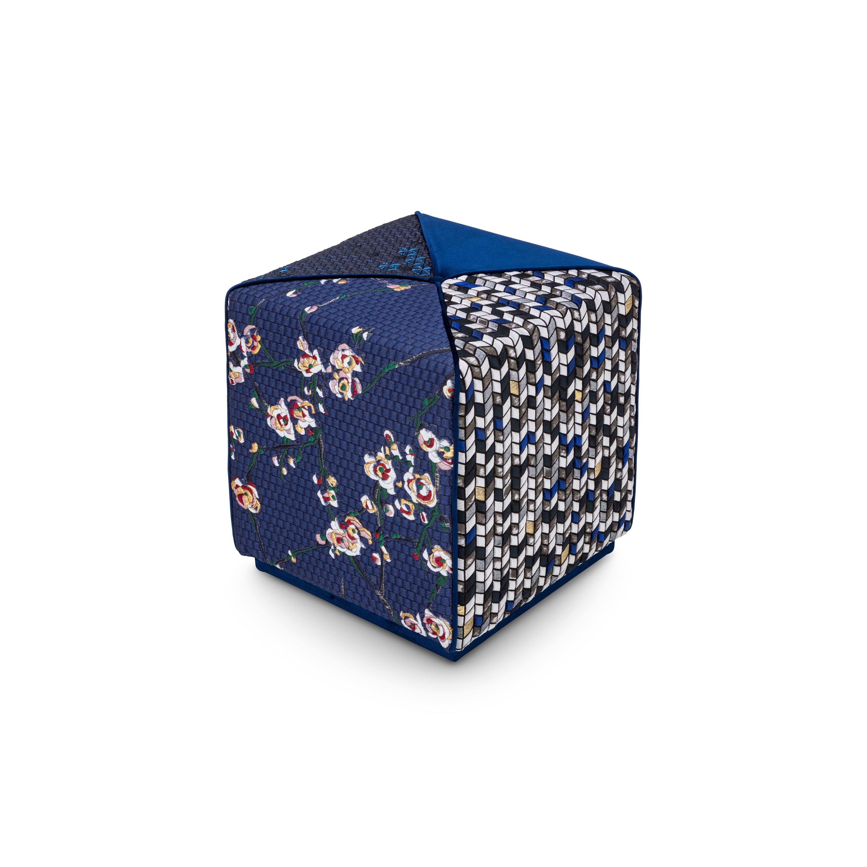 Chamaleon Ottoman
