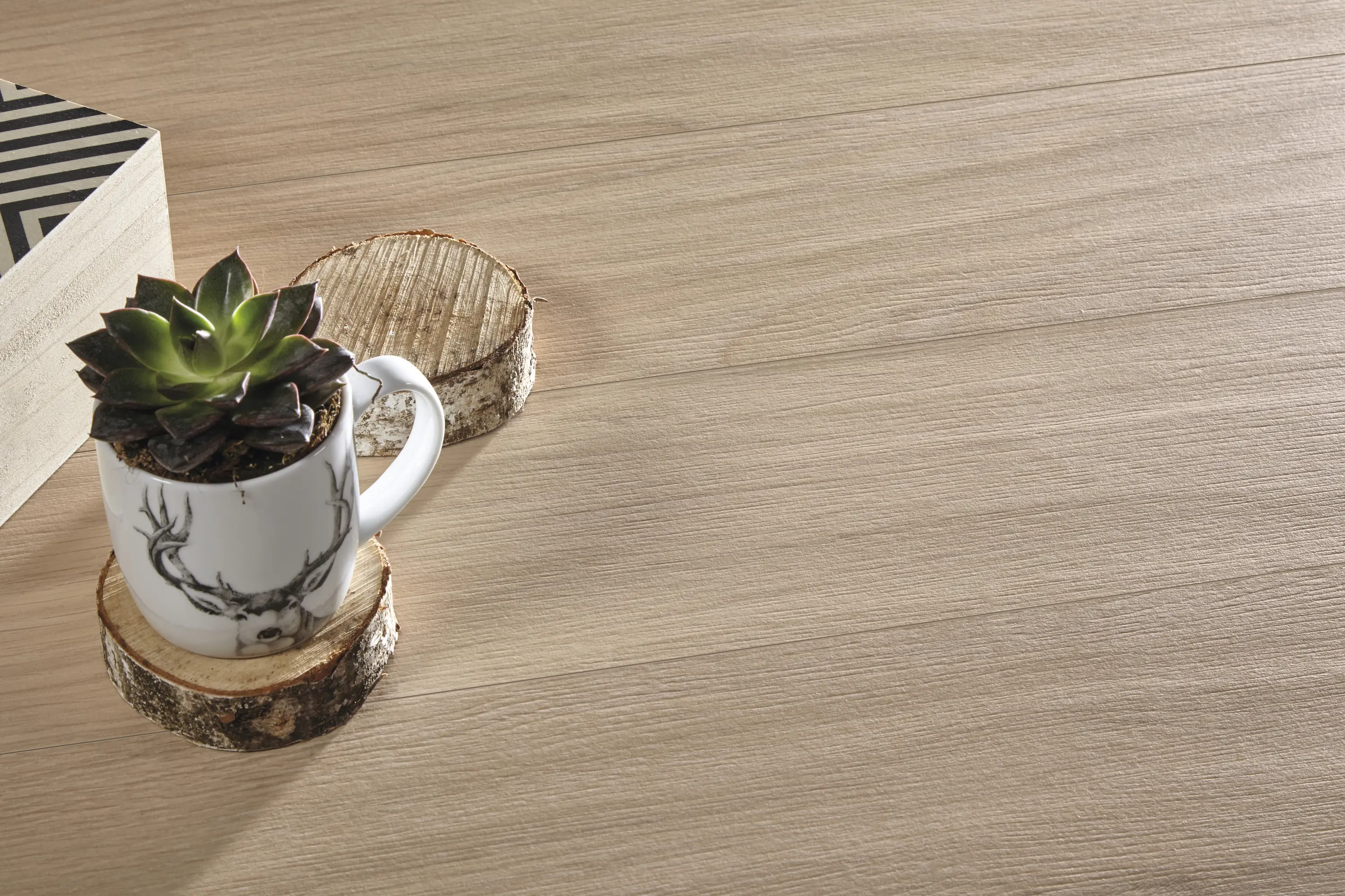 Peronda - ESSENCE | ALMOND/A/R